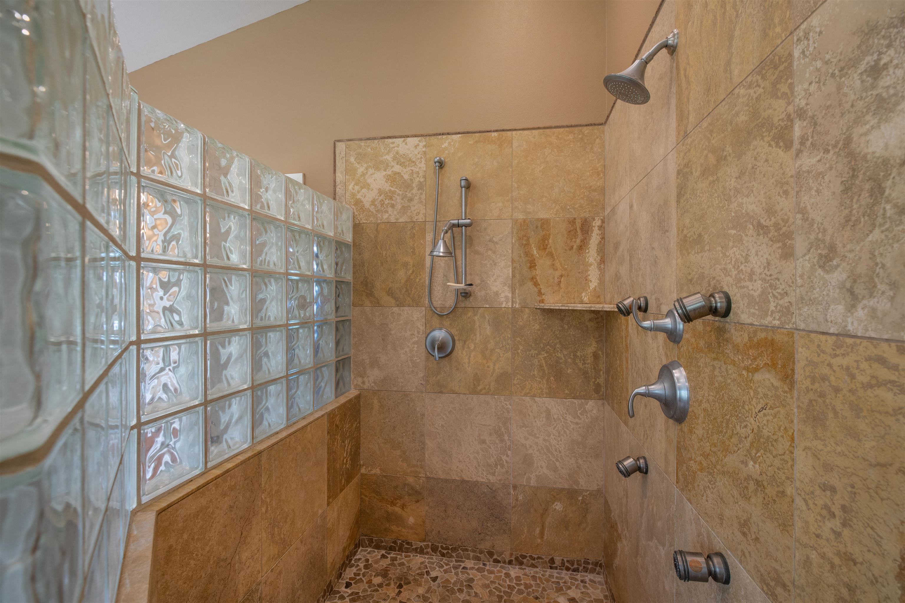 135  Keoneloa St Maui Lani, Wailuku home - photo 19 of 48