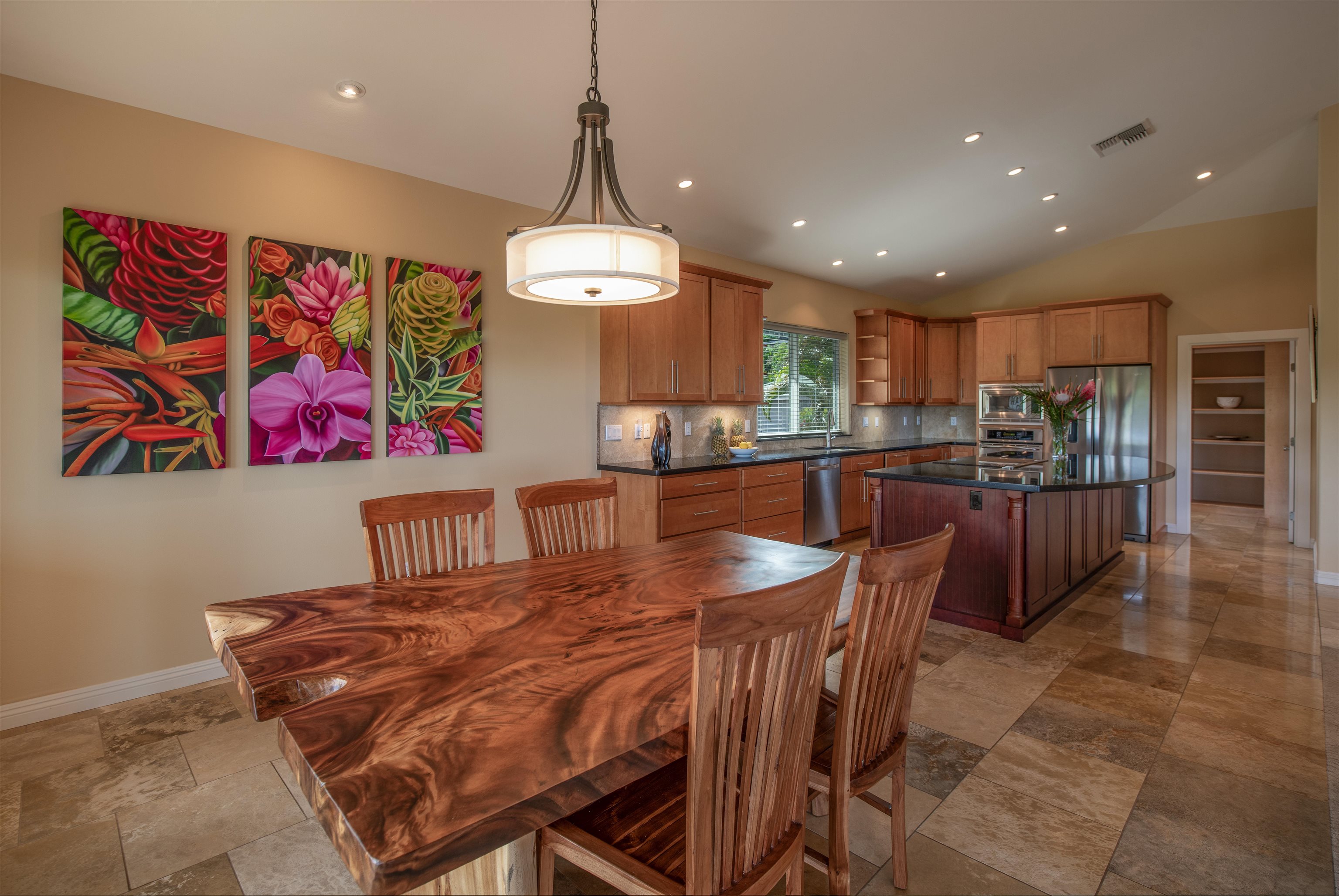 135  Keoneloa St Maui Lani, Wailuku home - photo 4 of 48