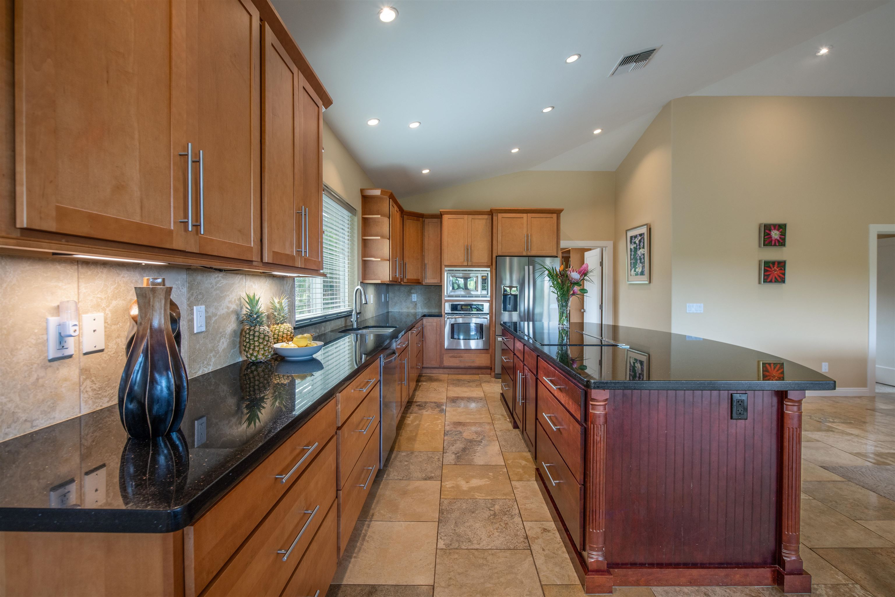 135  Keoneloa St Maui Lani, Wailuku home - photo 9 of 48