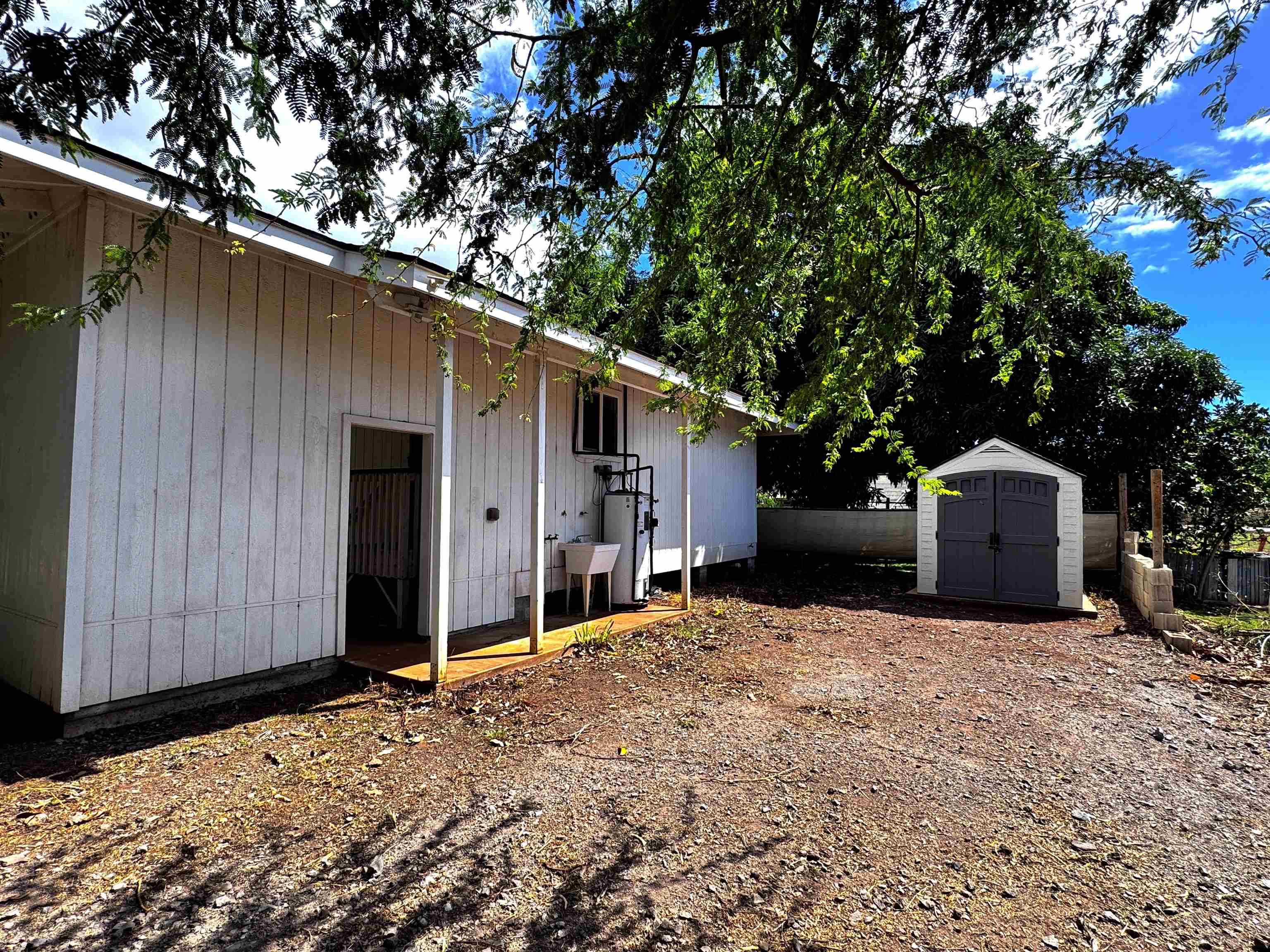 135  Makaena Pl , Molokai home - photo 5 of 15