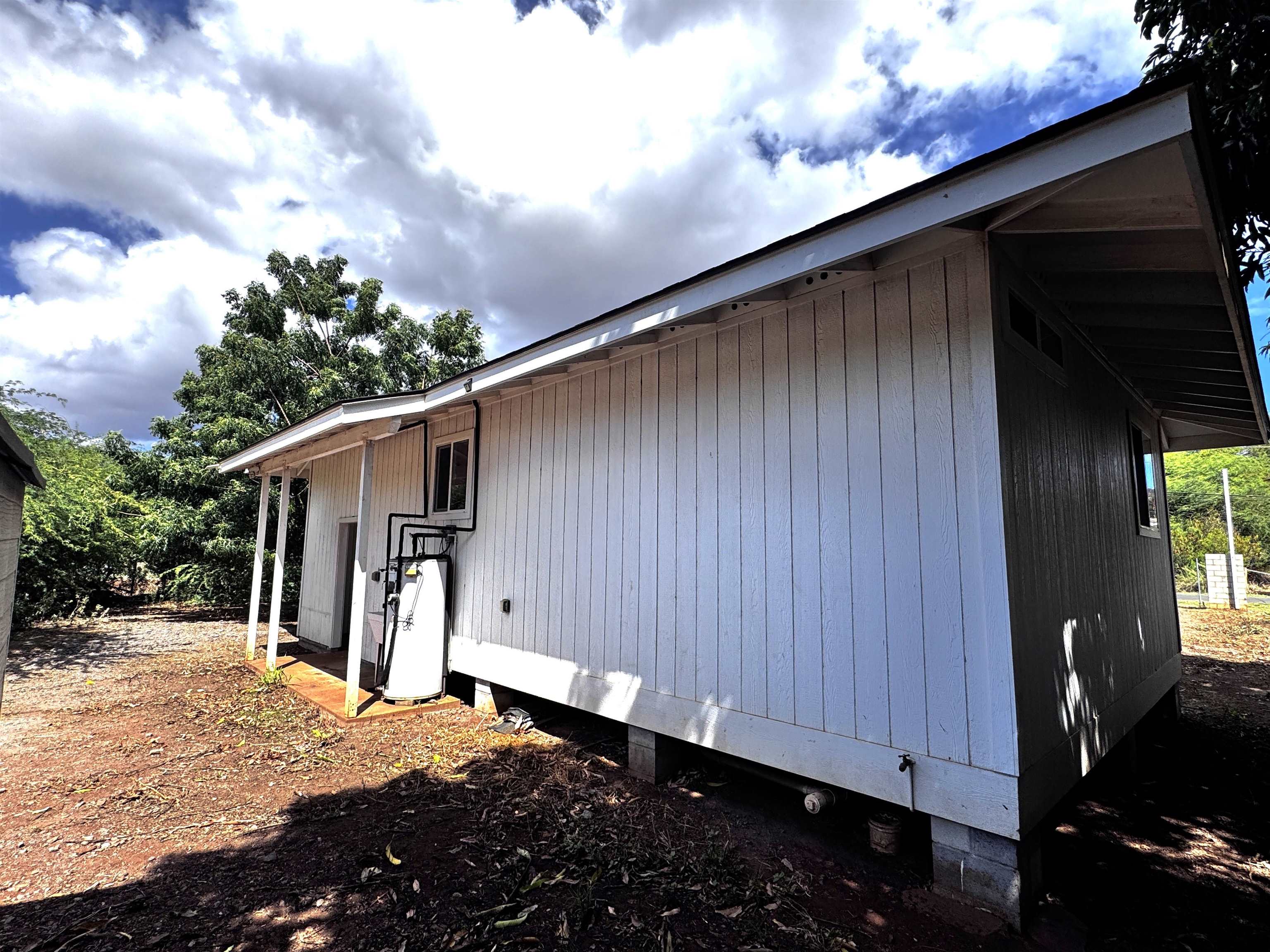 135  Makaena Pl , Molokai home - photo 6 of 15