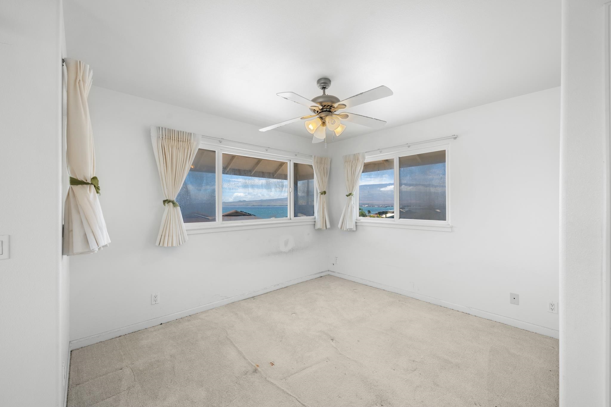 1353  Kakae Pl , Wailuku home - photo 22 of 50