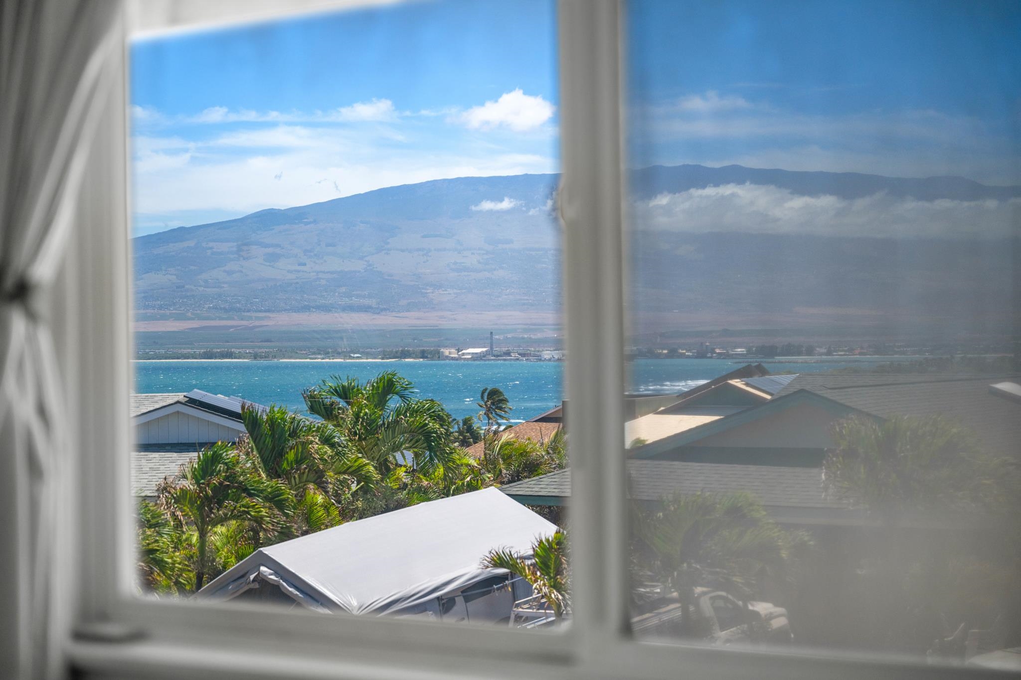 1353  Kakae Pl , Wailuku home - photo 4 of 50