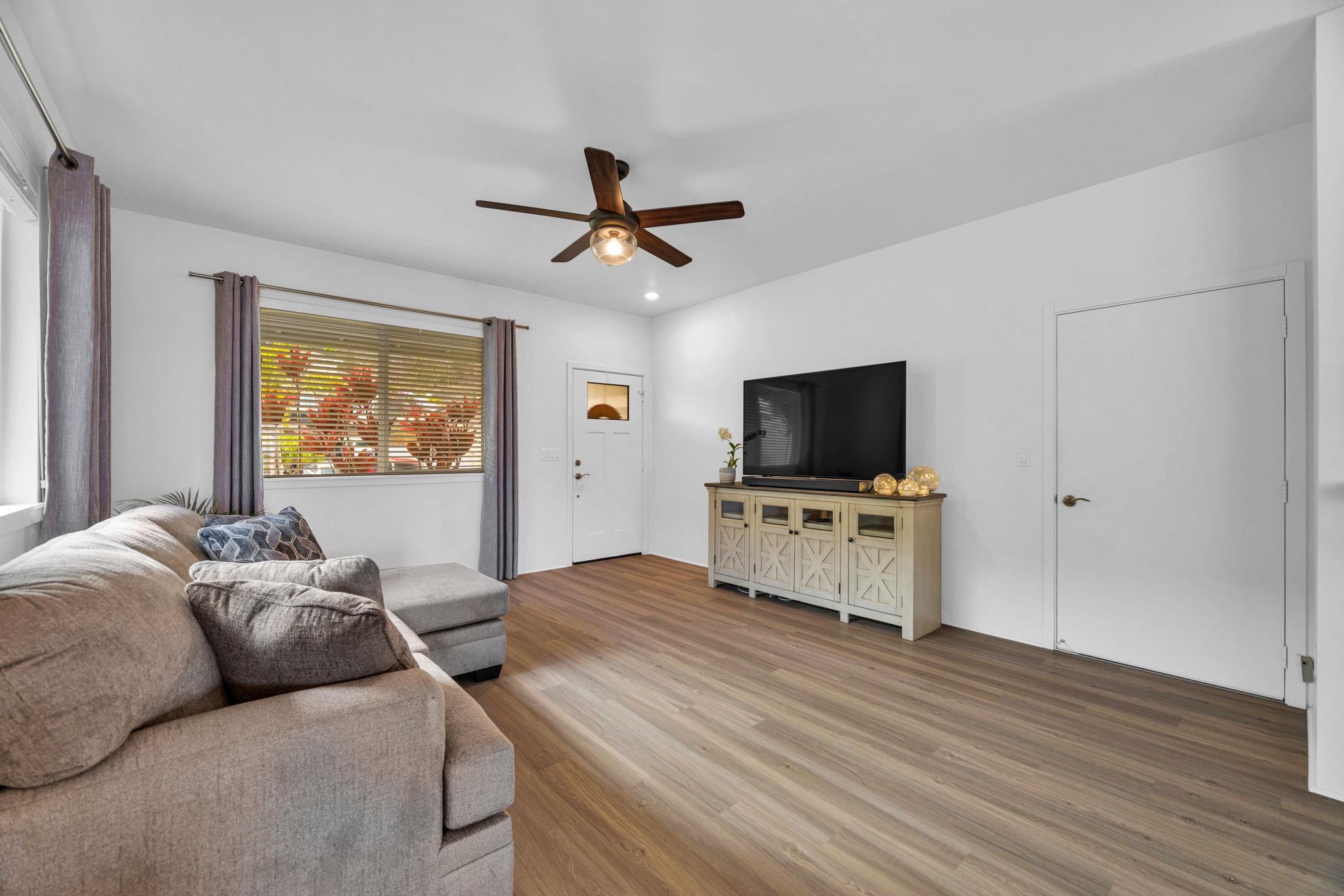 136  Naulu St Kehalani, Wailuku home - photo 5 of 41