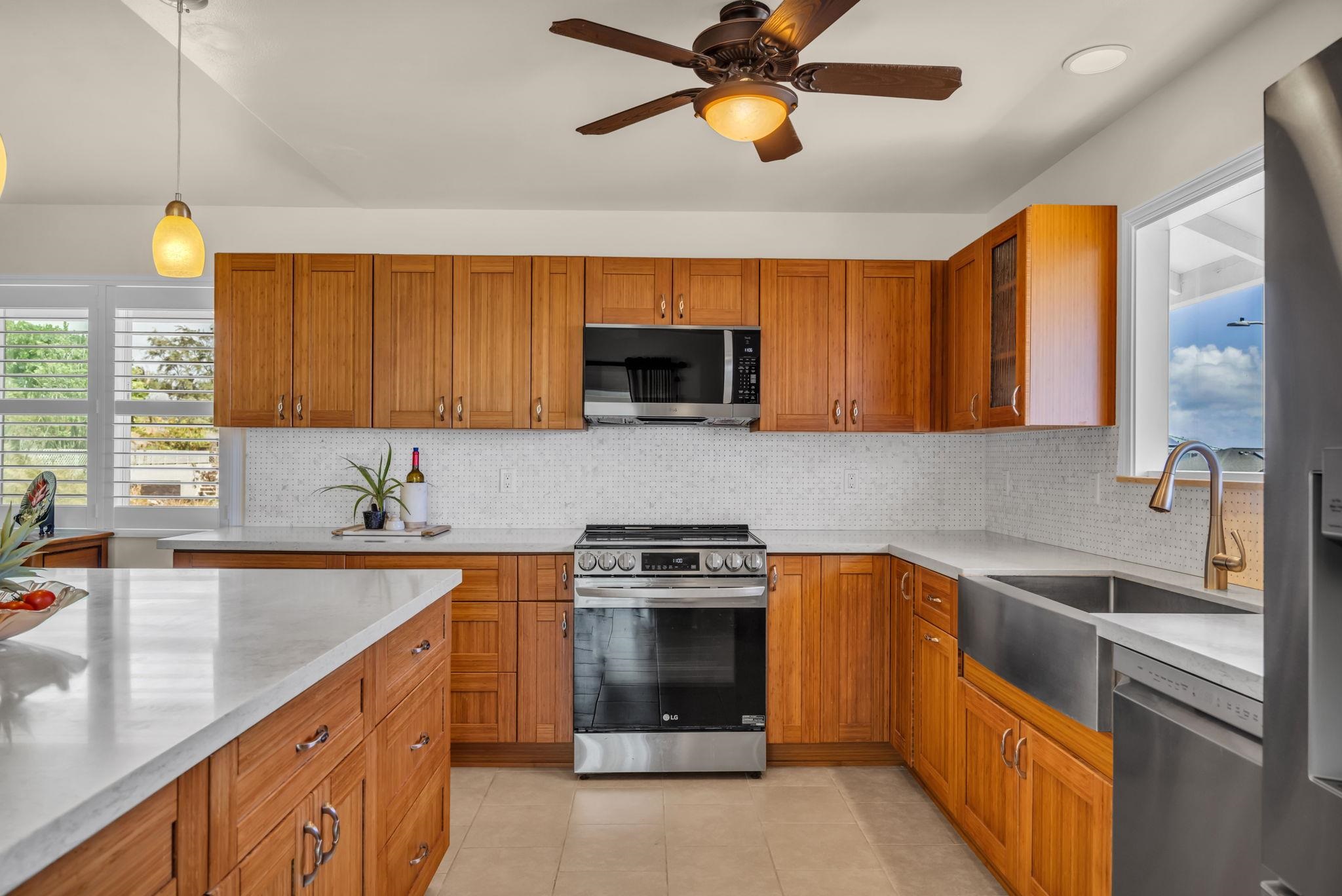 1363  Owaka St Ocean View Estates, Wailuku home - photo 11 of 34