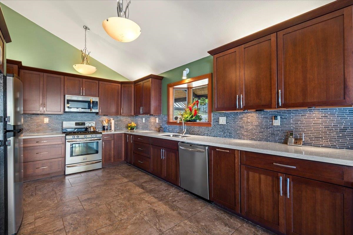 1365  Piiholo Rd , Makawao/Olinda/Haliimaile home - photo 12 of 39