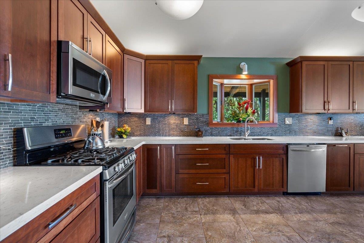 1365  Piiholo Rd , Makawao/Olinda/Haliimaile home - photo 8 of 39