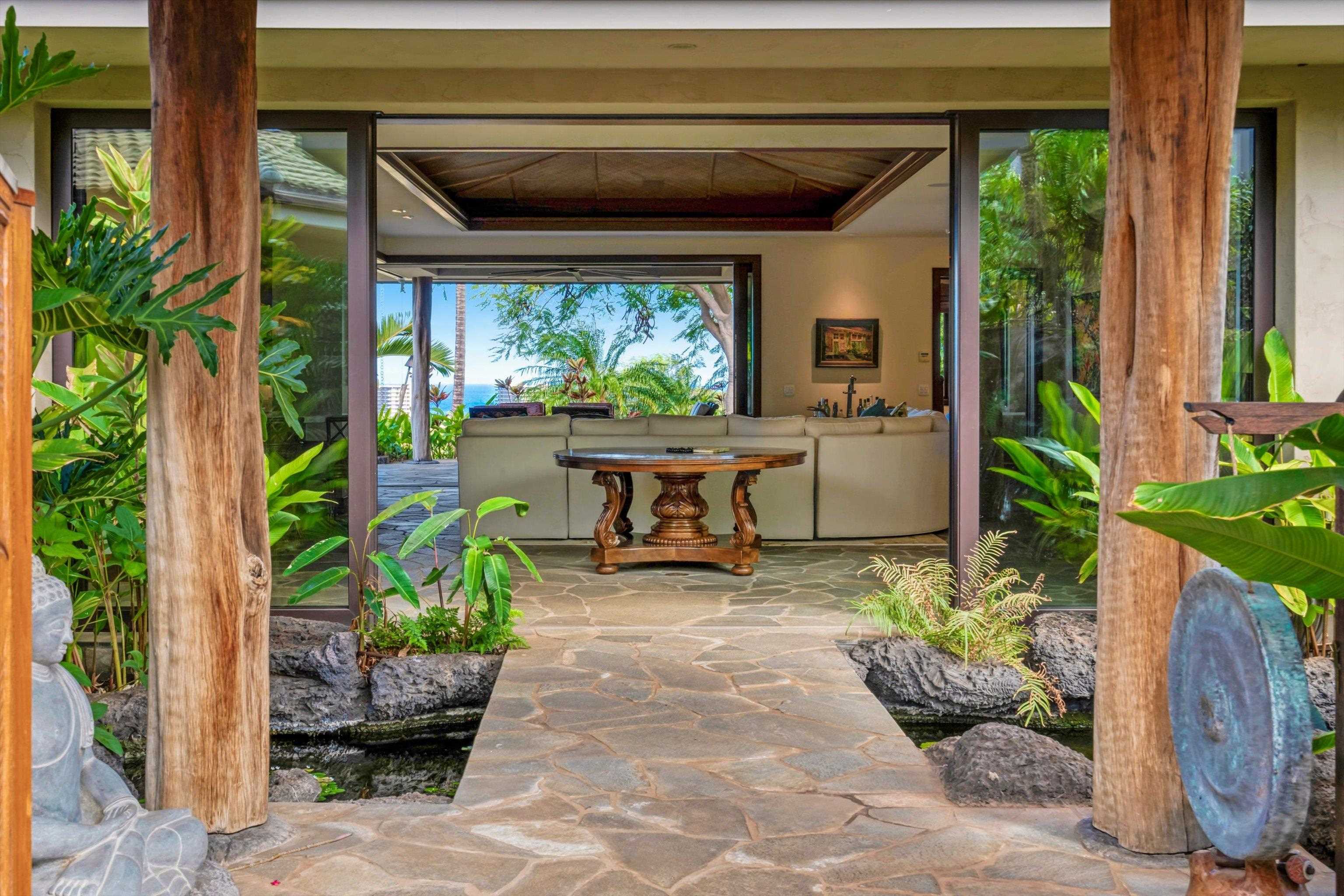 137  Anapuni Loop Lanikeha, Kaanapali home - photo 3 of 47