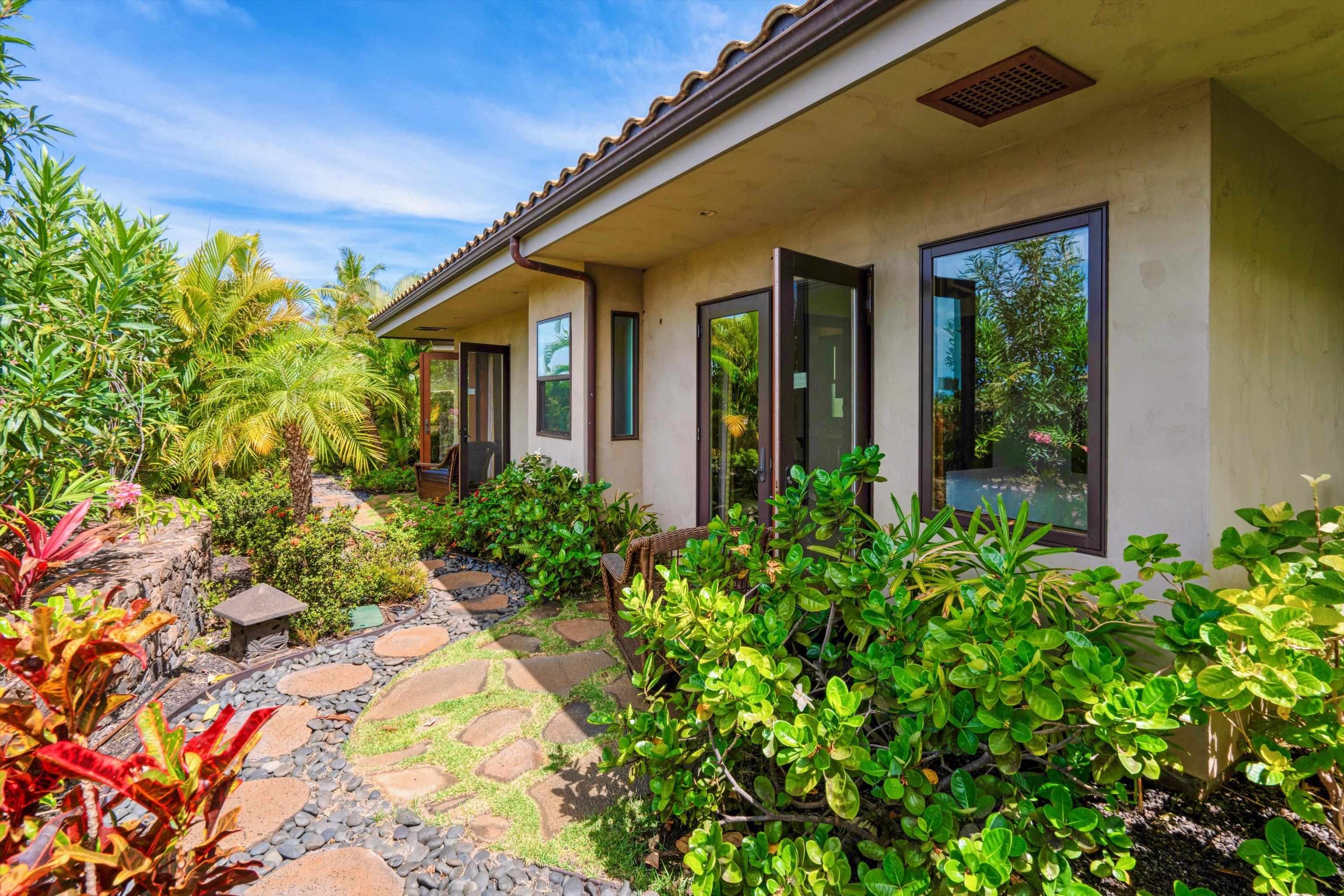 137  Anapuni Loop Lanikeha, Kaanapali home - photo 39 of 47