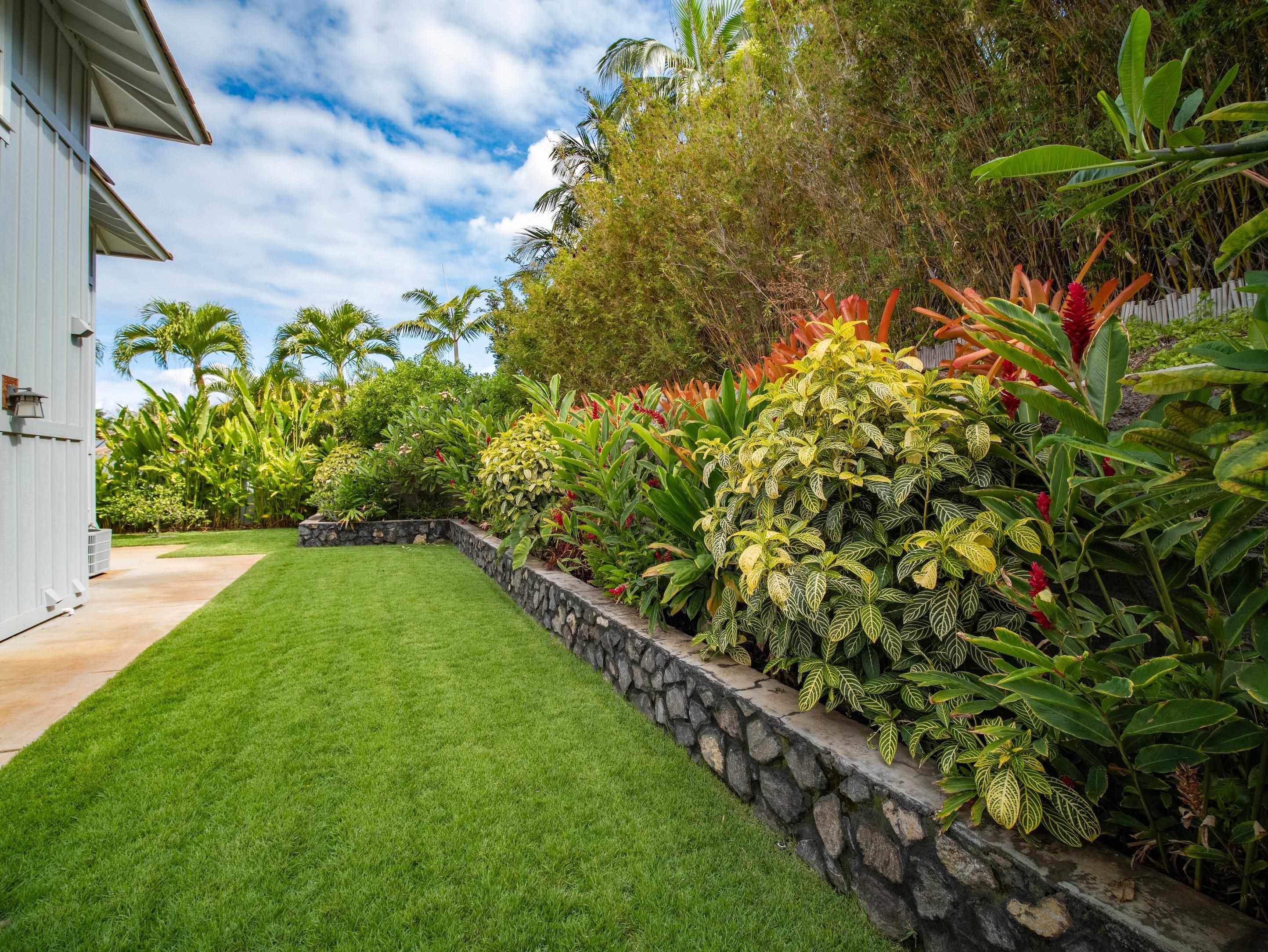 137  Hoohale St , Kihei home - photo 35 of 42