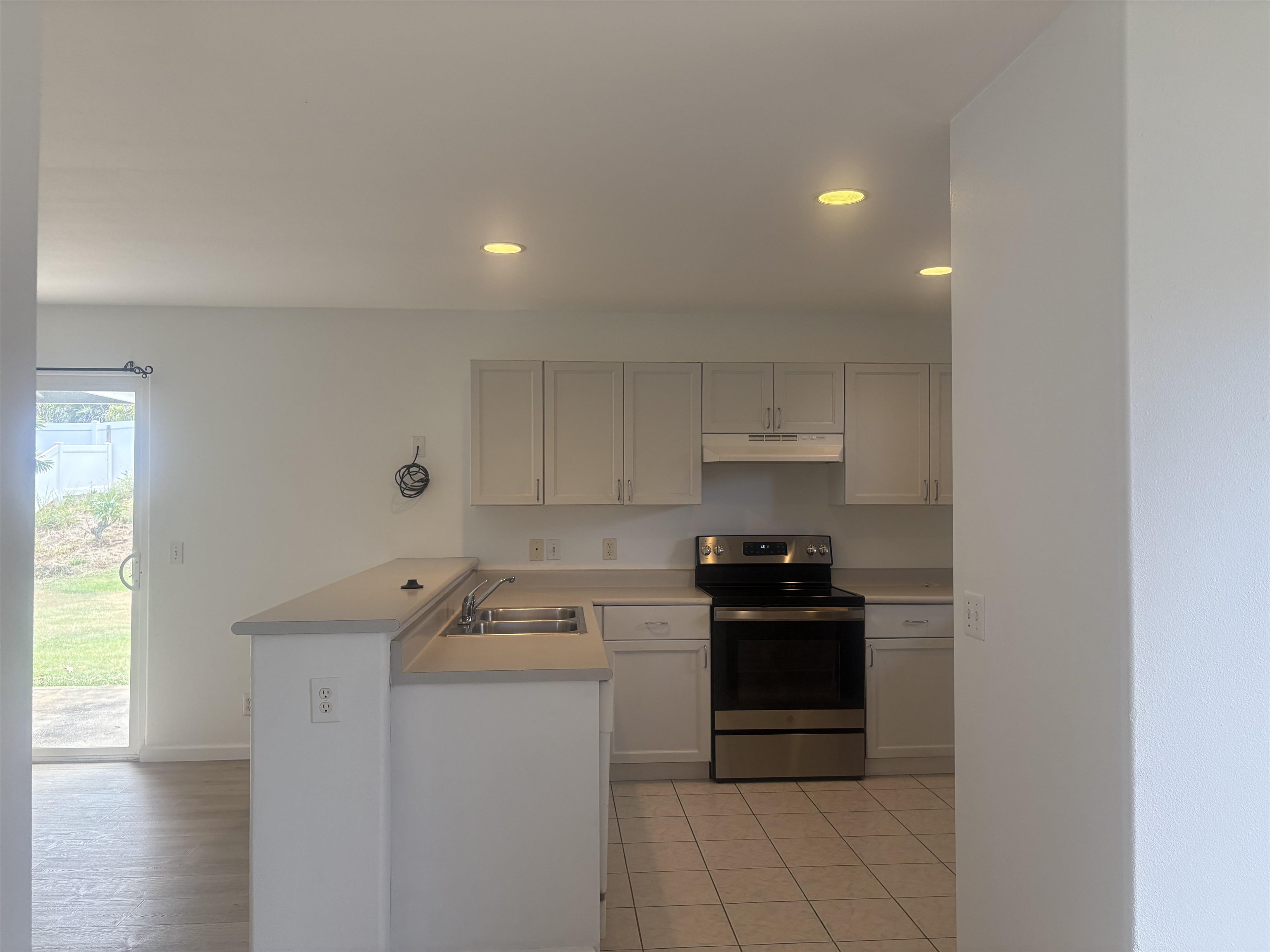 137  Iao Loop , Wailuku home - photo 4 of 15