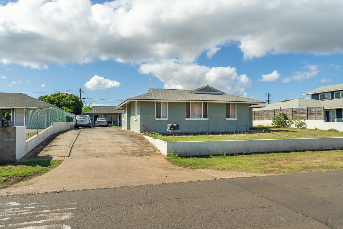 137  Kane St , Kahului home - photo 4 of 24