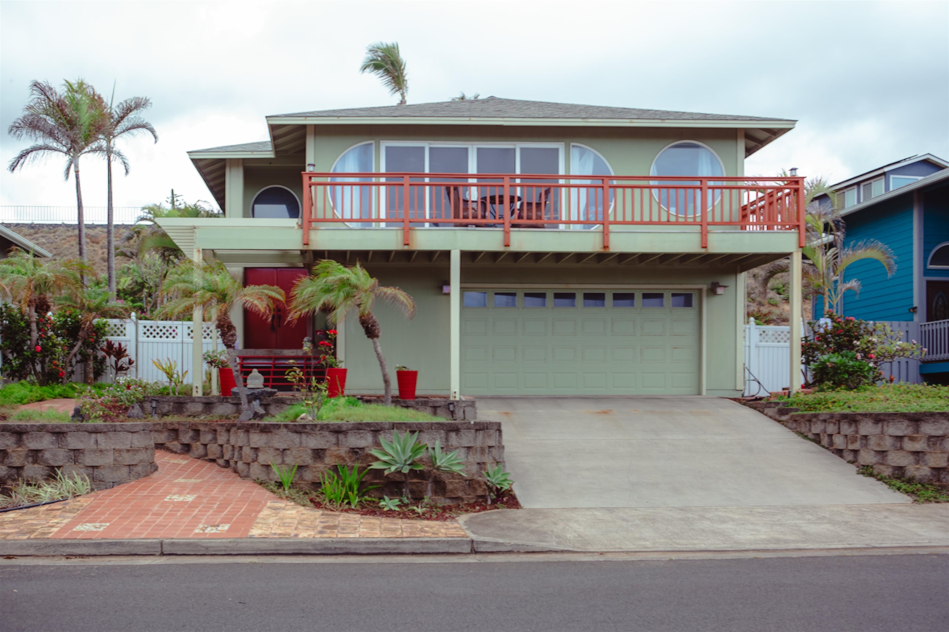 1373  Kilou St , Wailuku home - photo 2 of 50
