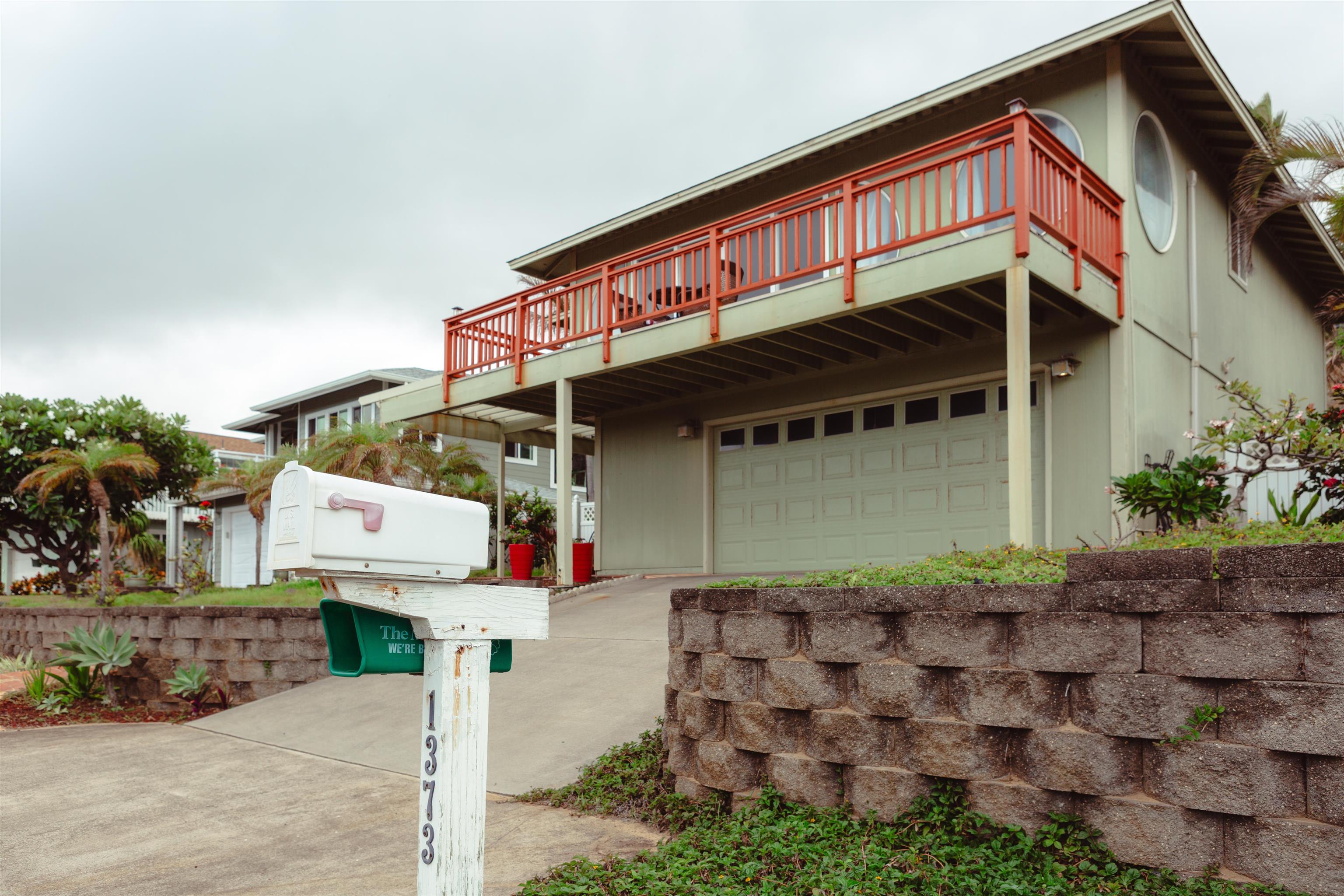 1373  Kilou St , Wailuku home - photo 3 of 50