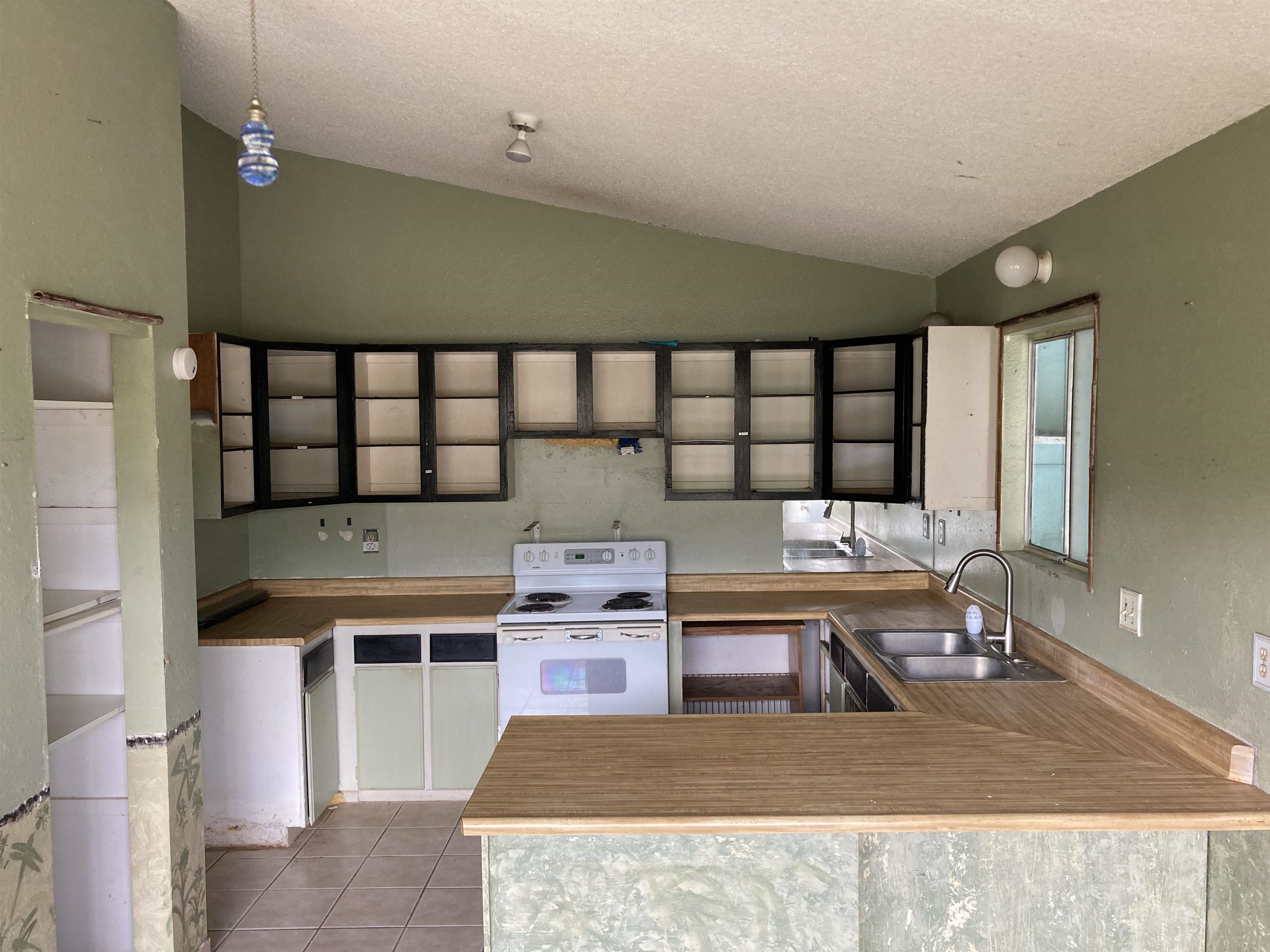 138  Kupuna St , Kihei home - photo 15 of 21