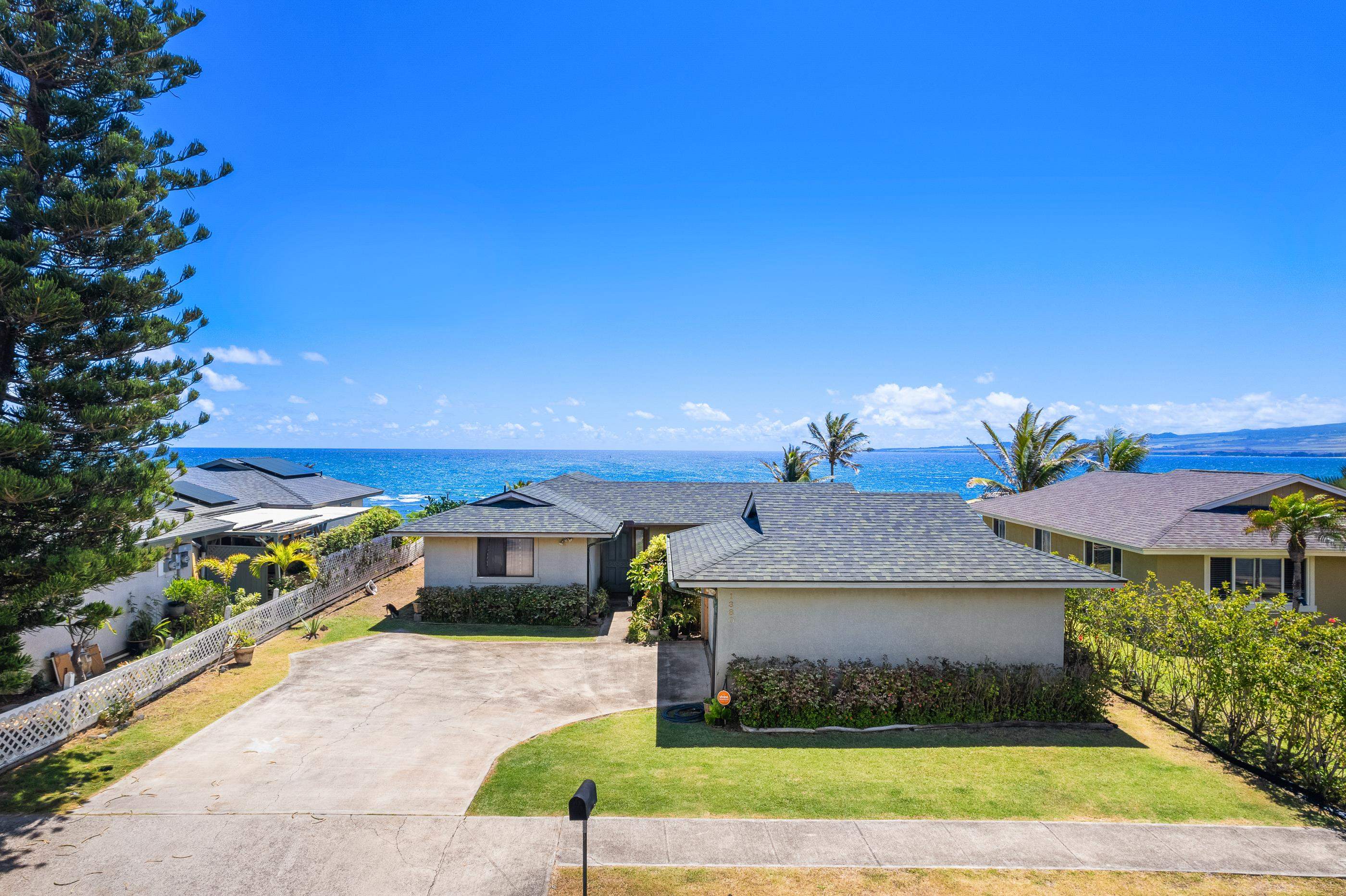 1380  Kilou St Waiehu, Wailuku home - photo 2 of 43