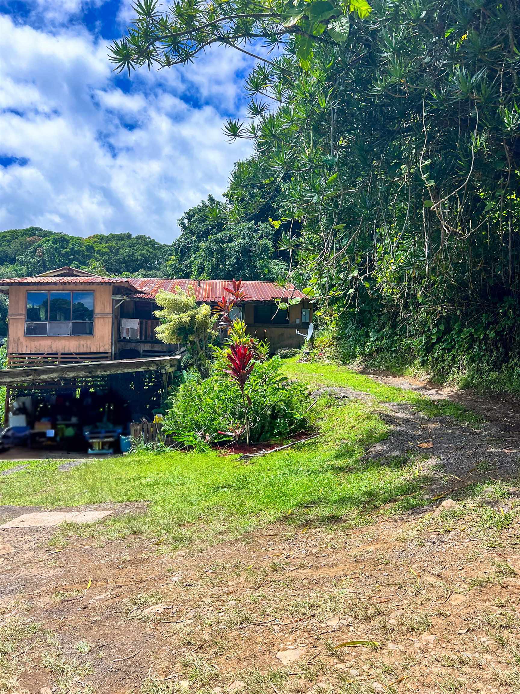 13895  Hana Hwy , Keanae home - photo 6 of 23