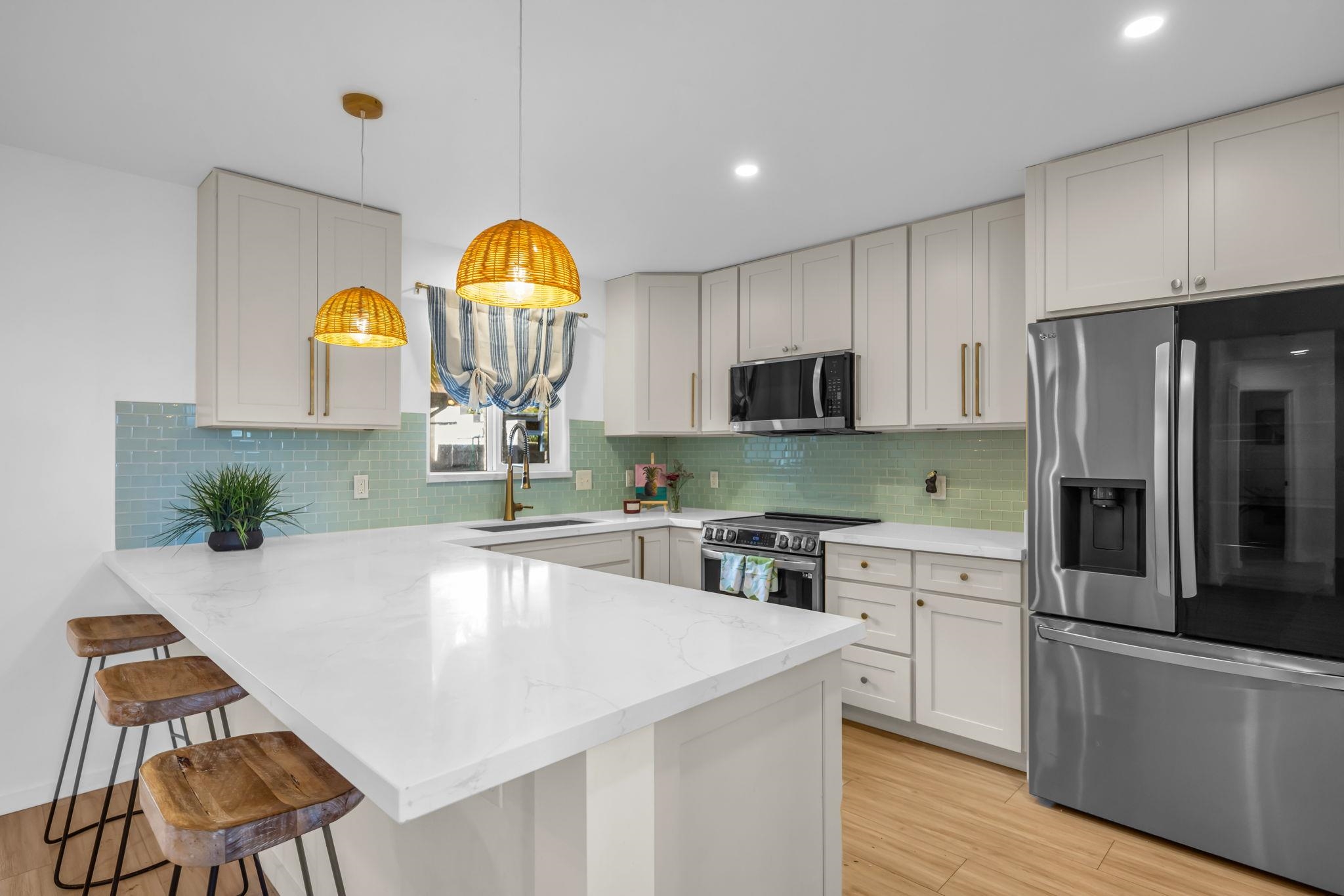 1395  Hiahia St , Wailuku home - photo 8 of 50