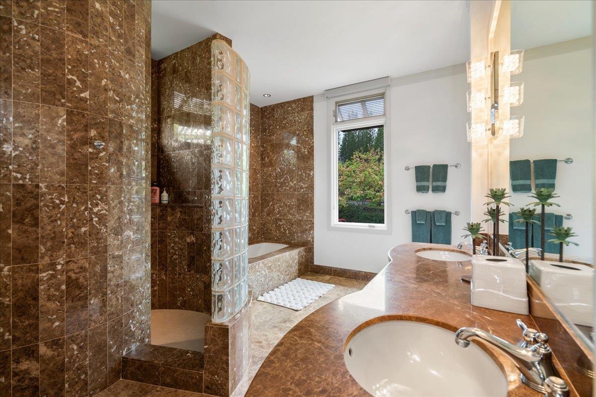 Coconut Grove condo # D14, Lahaina, Hawaii - photo 19 of 40