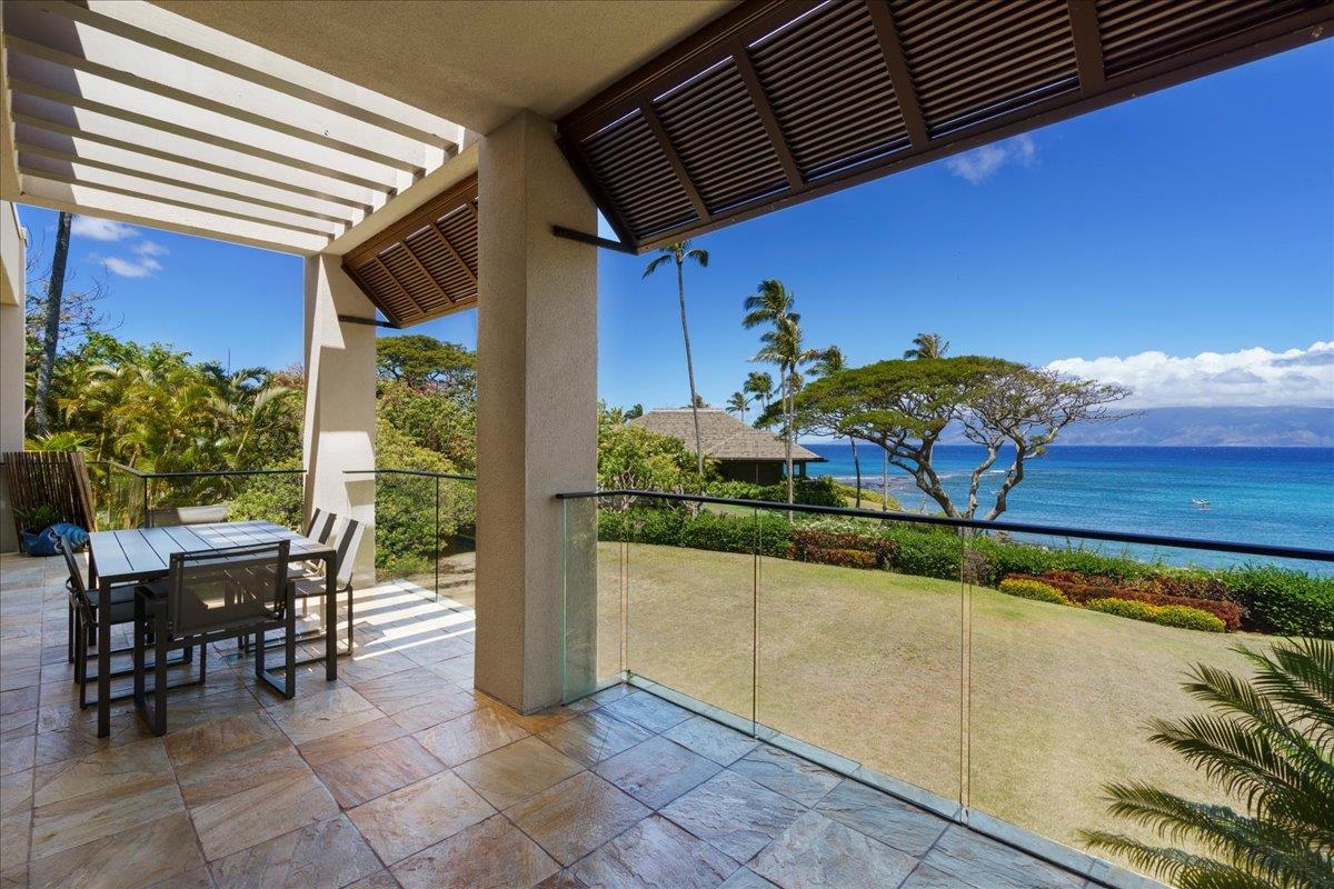 Coconut Grove condo # D14, Lahaina, Hawaii - photo 38 of 40