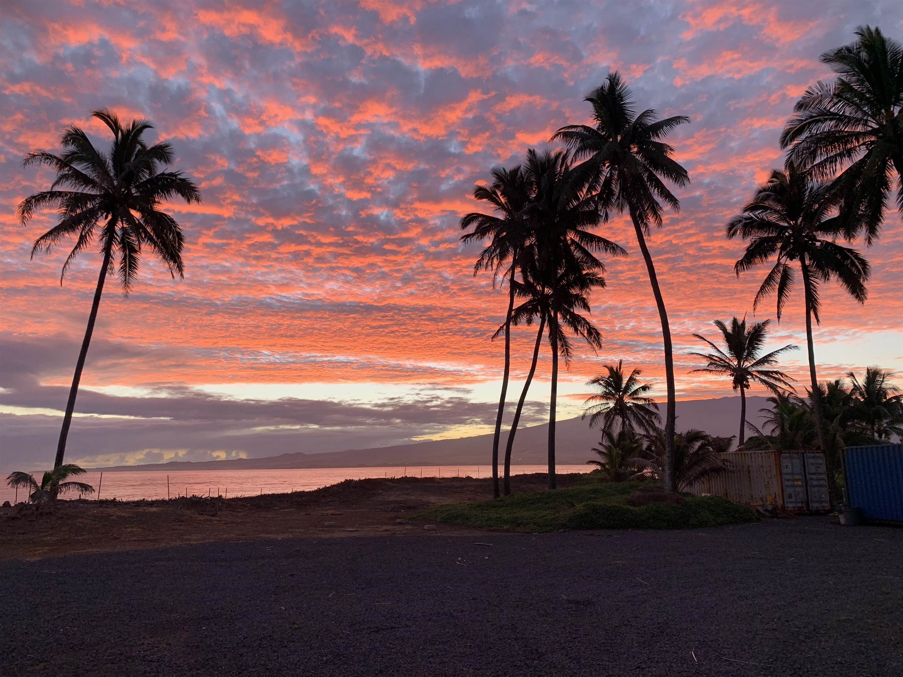 140 Lower Waiehu Beach Rd , Wailuku, Hi 96793 Beachfront living!