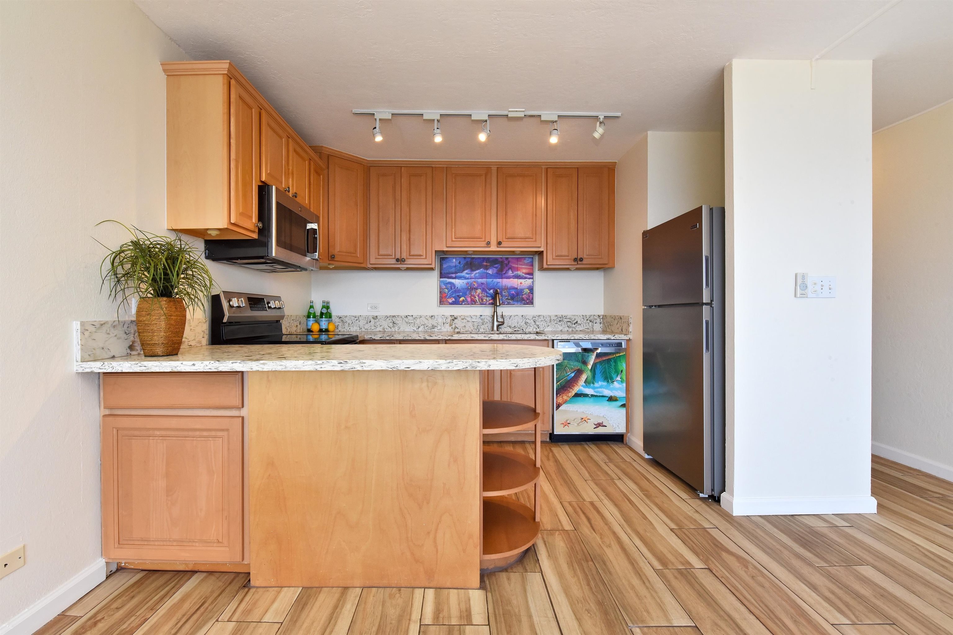 Lahaina Roads condo # 307, Lahaina, Hawaii - photo 5 of 20