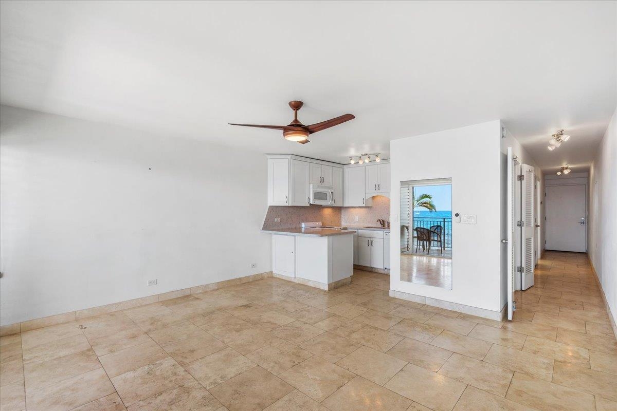 Lahaina Roads condo # 309, Lahaina, Hawaii - photo 7 of 33