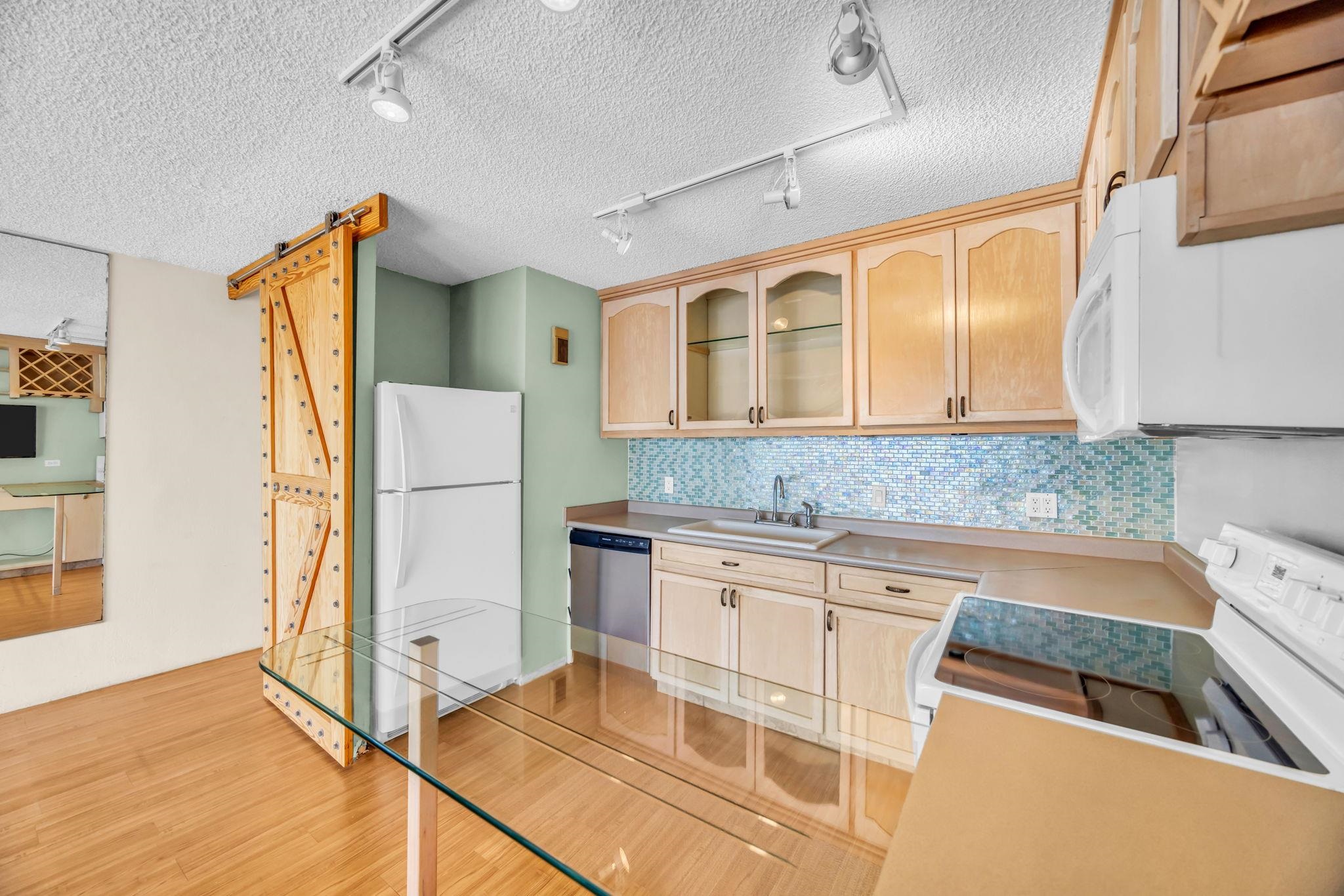 Lahaina Roads condo # 312, Lahaina, Hawaii - photo 16 of 49