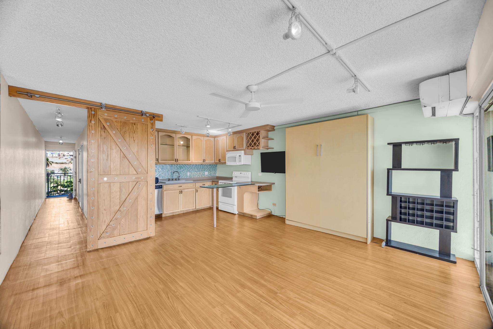 Lahaina Roads condo # 312, Lahaina, Hawaii - photo 8 of 49