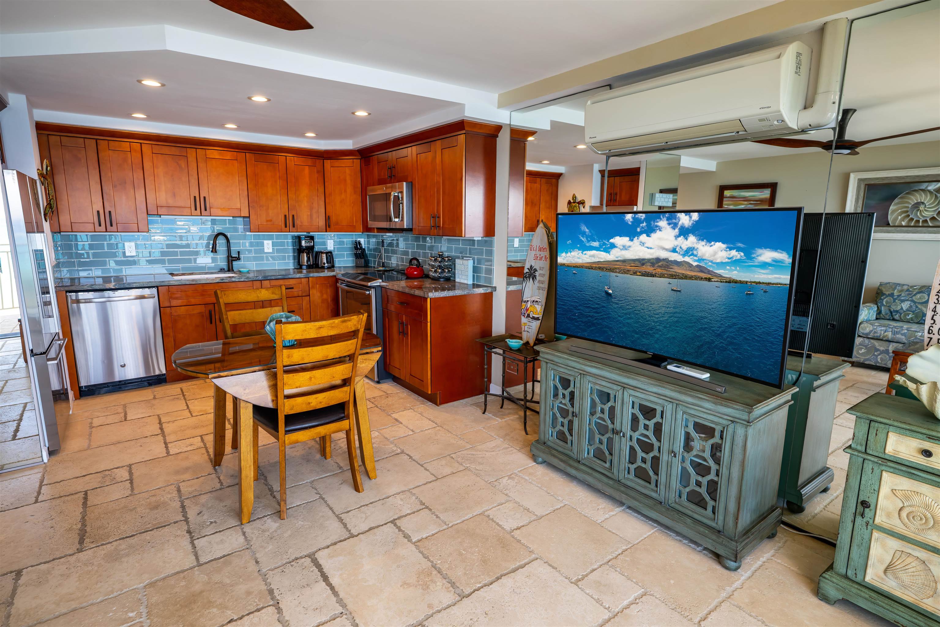 Lahaina Roads condo # 408, Lahaina, Hawaii - photo 18 of 28