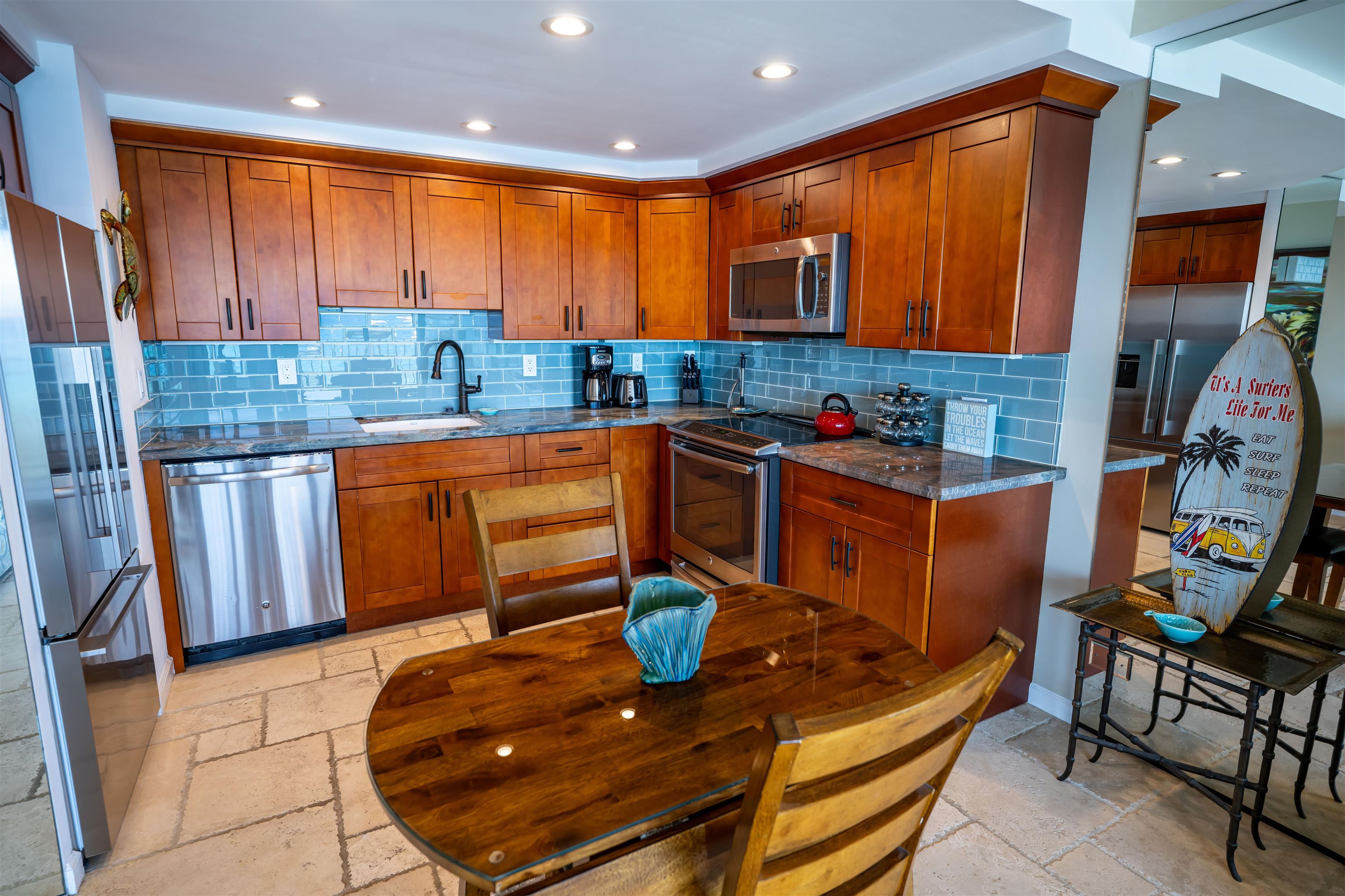 Lahaina Roads condo # 408, Lahaina, Hawaii - photo 4 of 28