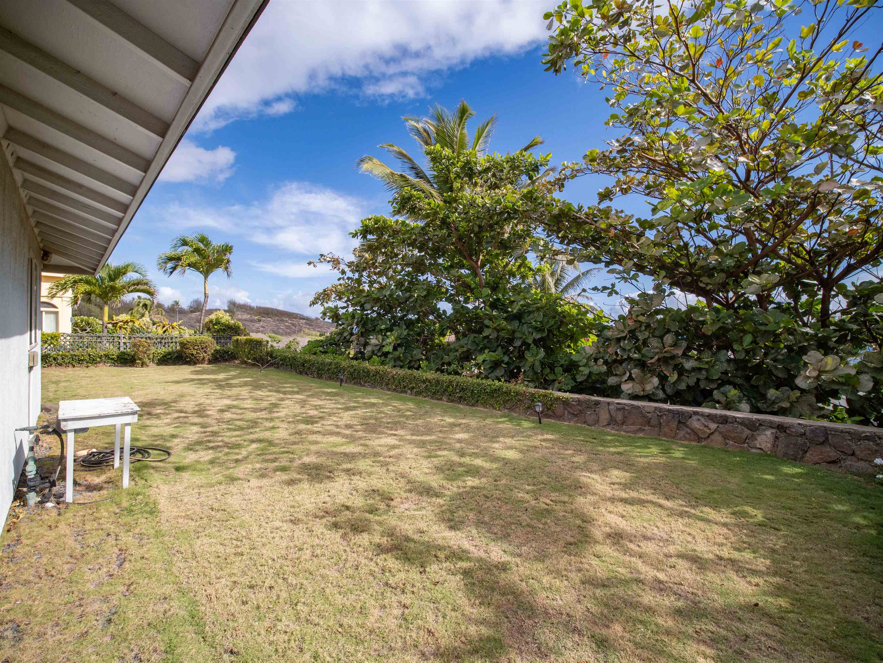1406  Kakae Pl Ocean View Estates, Wailuku home - photo 19 of 38