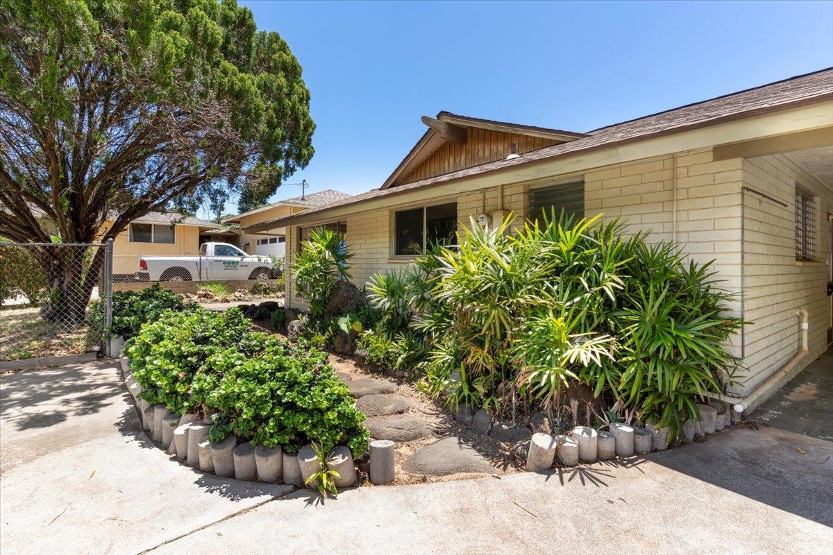 1419  Kilohi St Waikapu, Wailuku home - photo 12 of 46