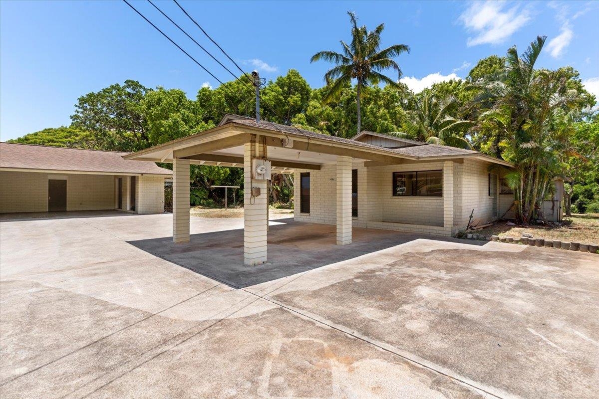 1419  Kilohi St Waikapu, Wailuku home - photo 3 of 46