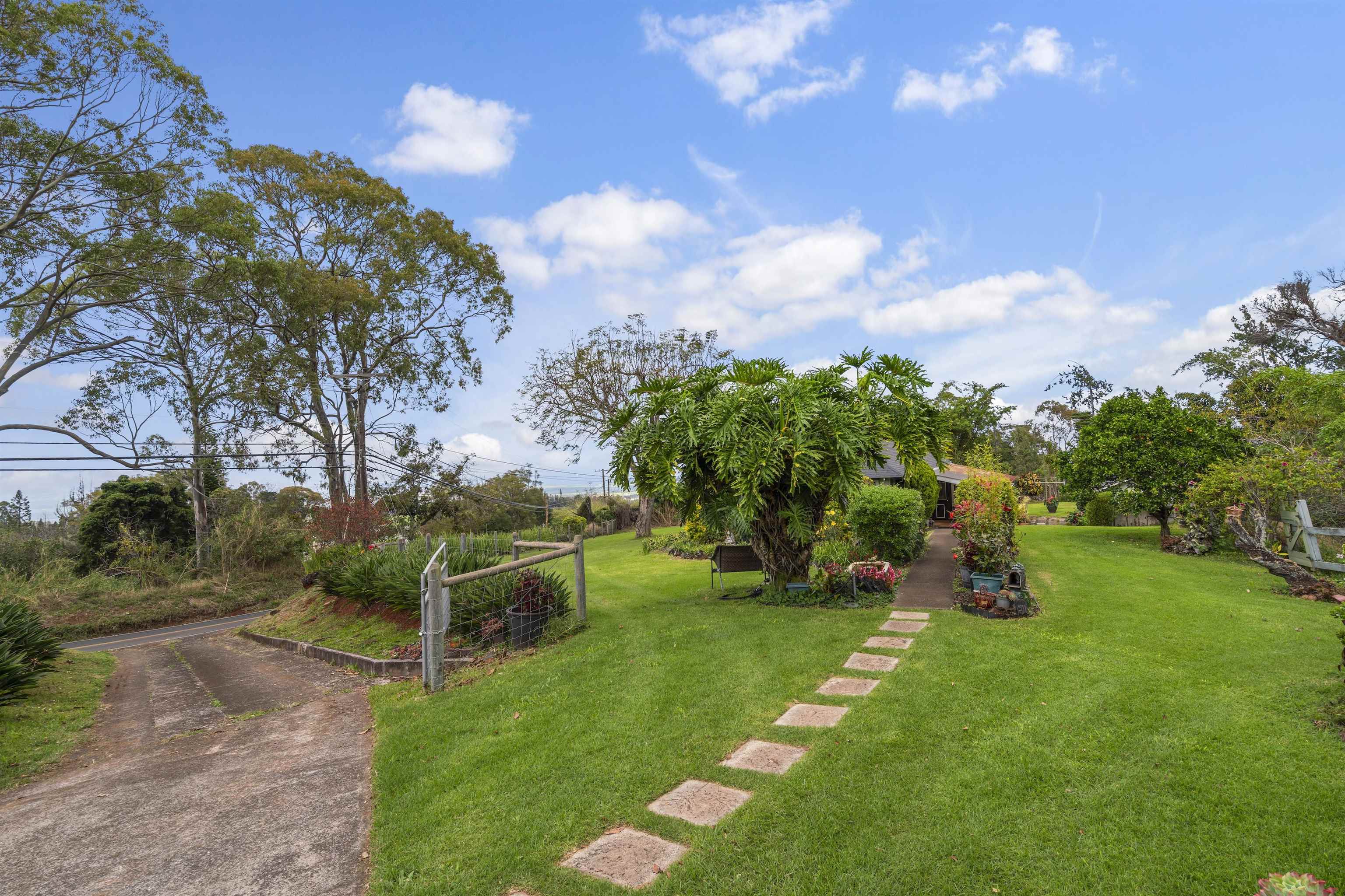 1423  Olinda Rd , Makawao/Olinda/Haliimaile home - photo 10 of 50