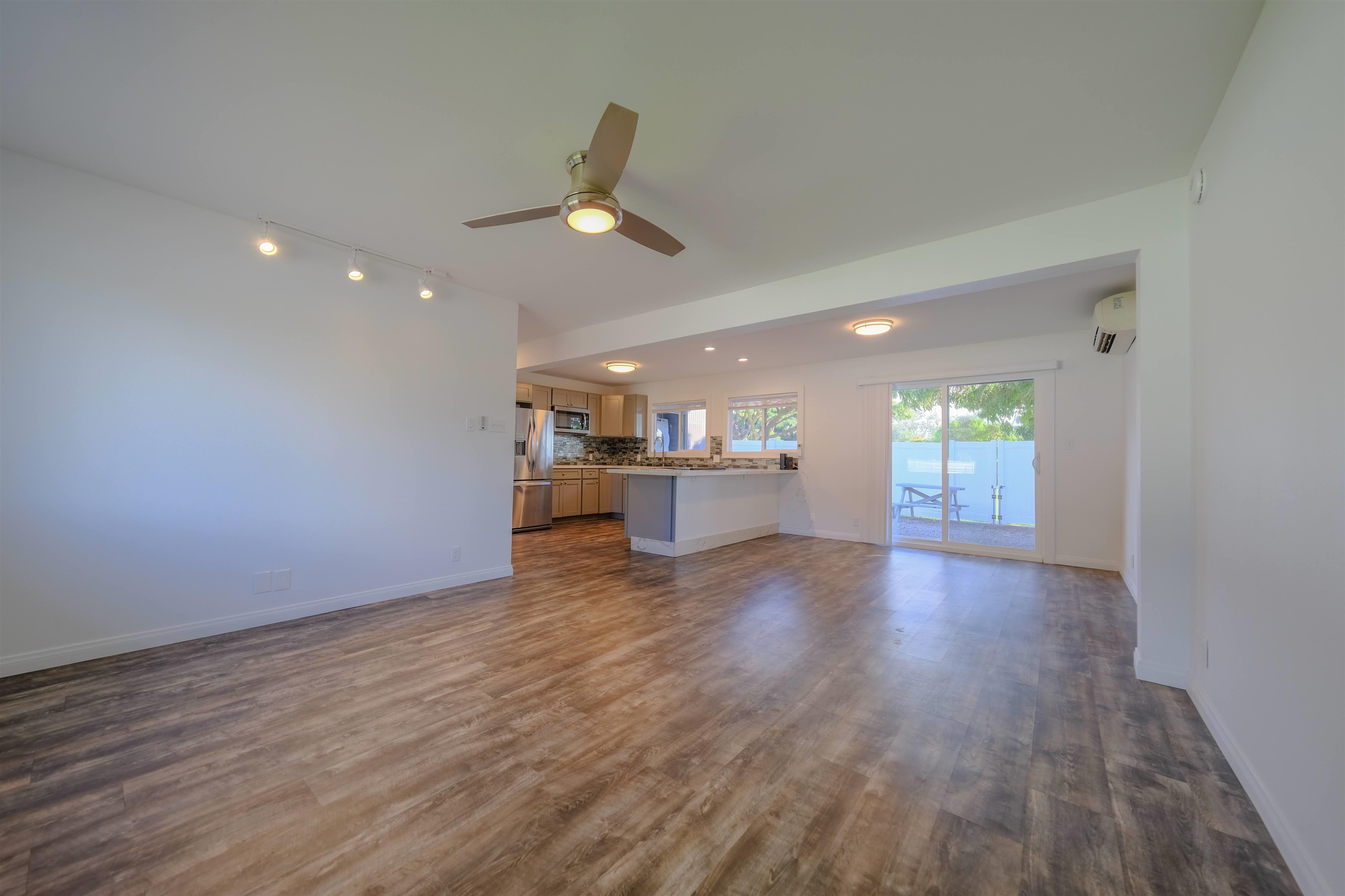 144  Lipoa St , Kihei home - photo 2 of 33