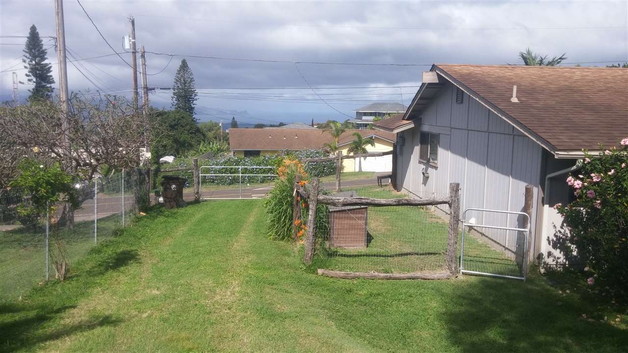 145  Haulani St , Pukalani home - photo 3 of 17