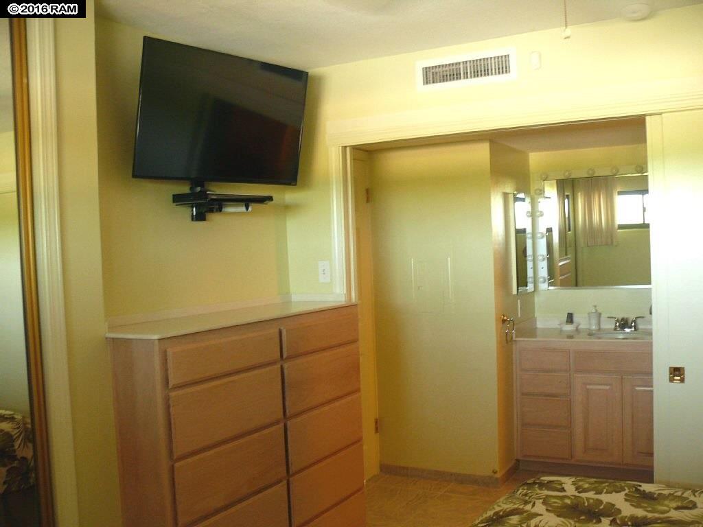Sugar Beach Resort condo # 319, Kihei, Hawaii - photo 13 of 16