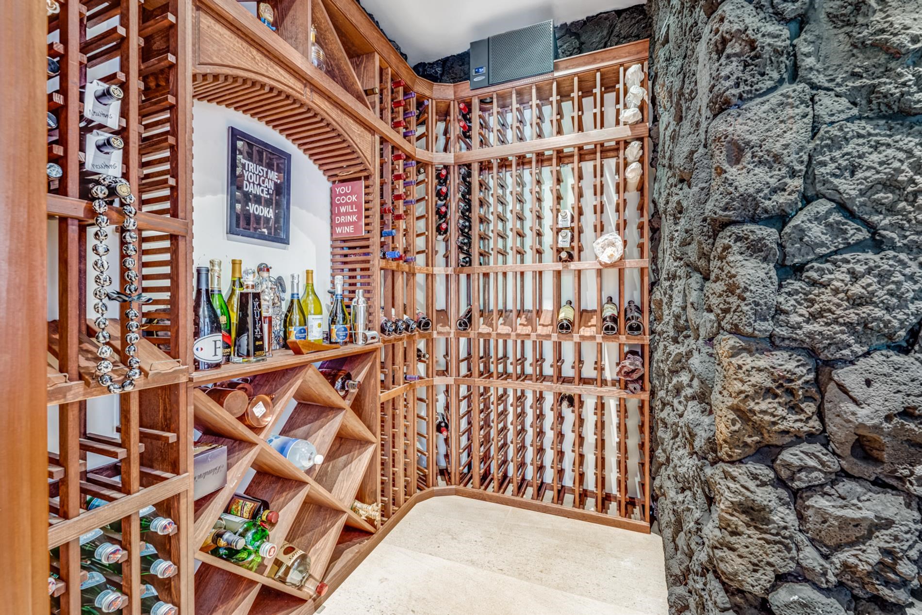 147  Haniu St Launiupoko, Lahaina home - photo 10 of 35