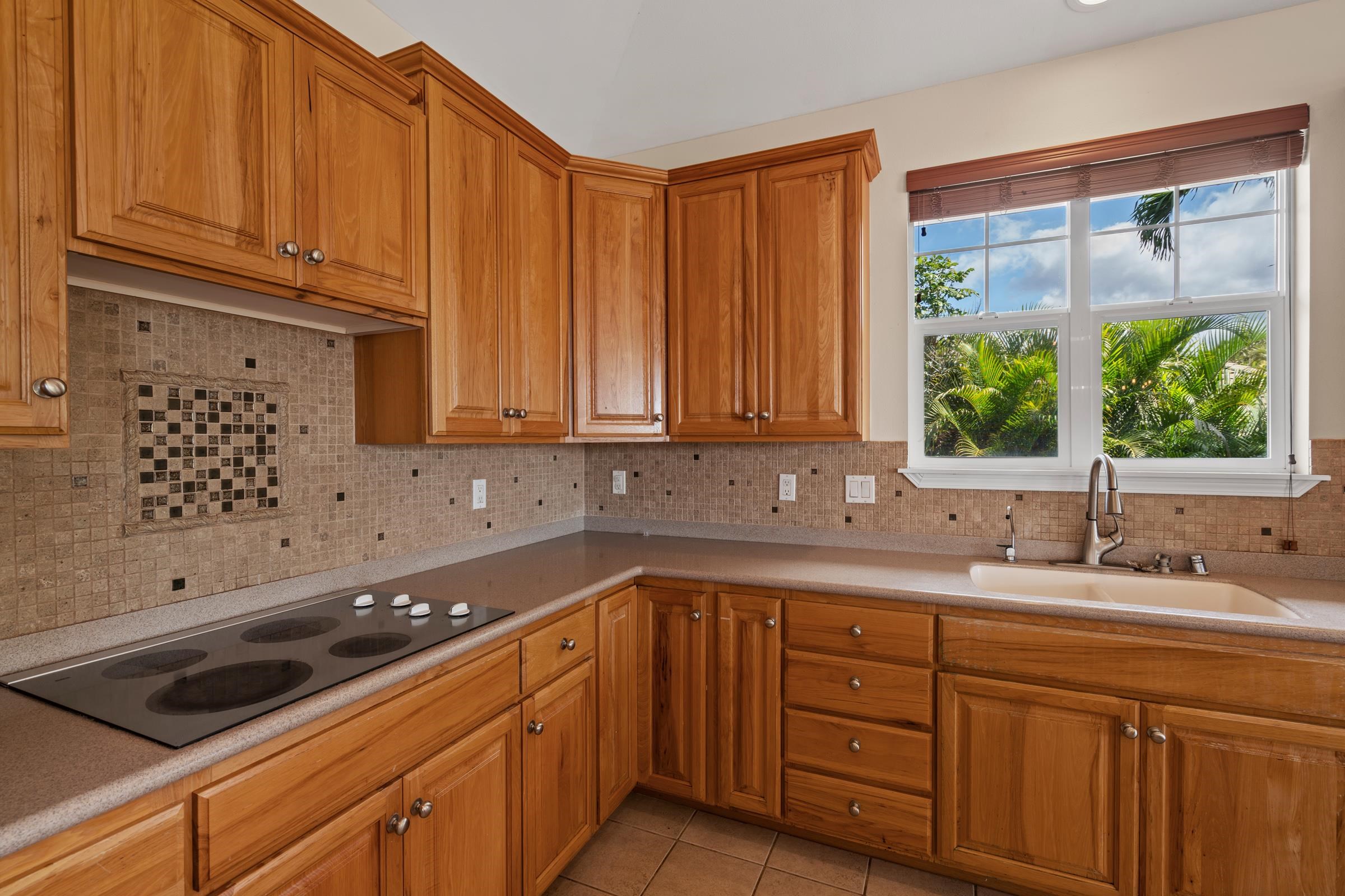 147  Hoohale St Kilohana Ridge, Kihei home - photo 13 of 50