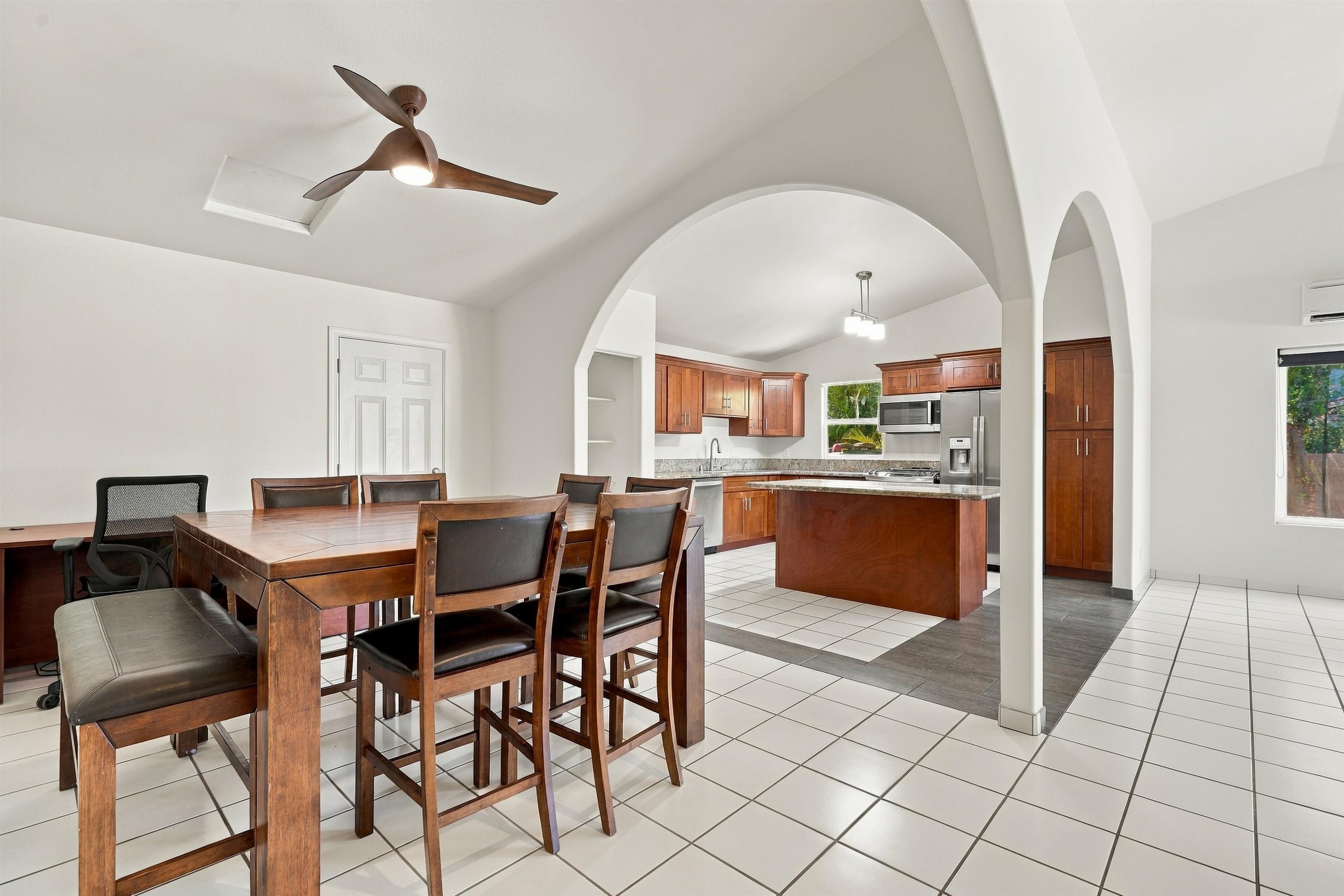 148  E Alulike St North Kihei, Kihei home - photo 16 of 42