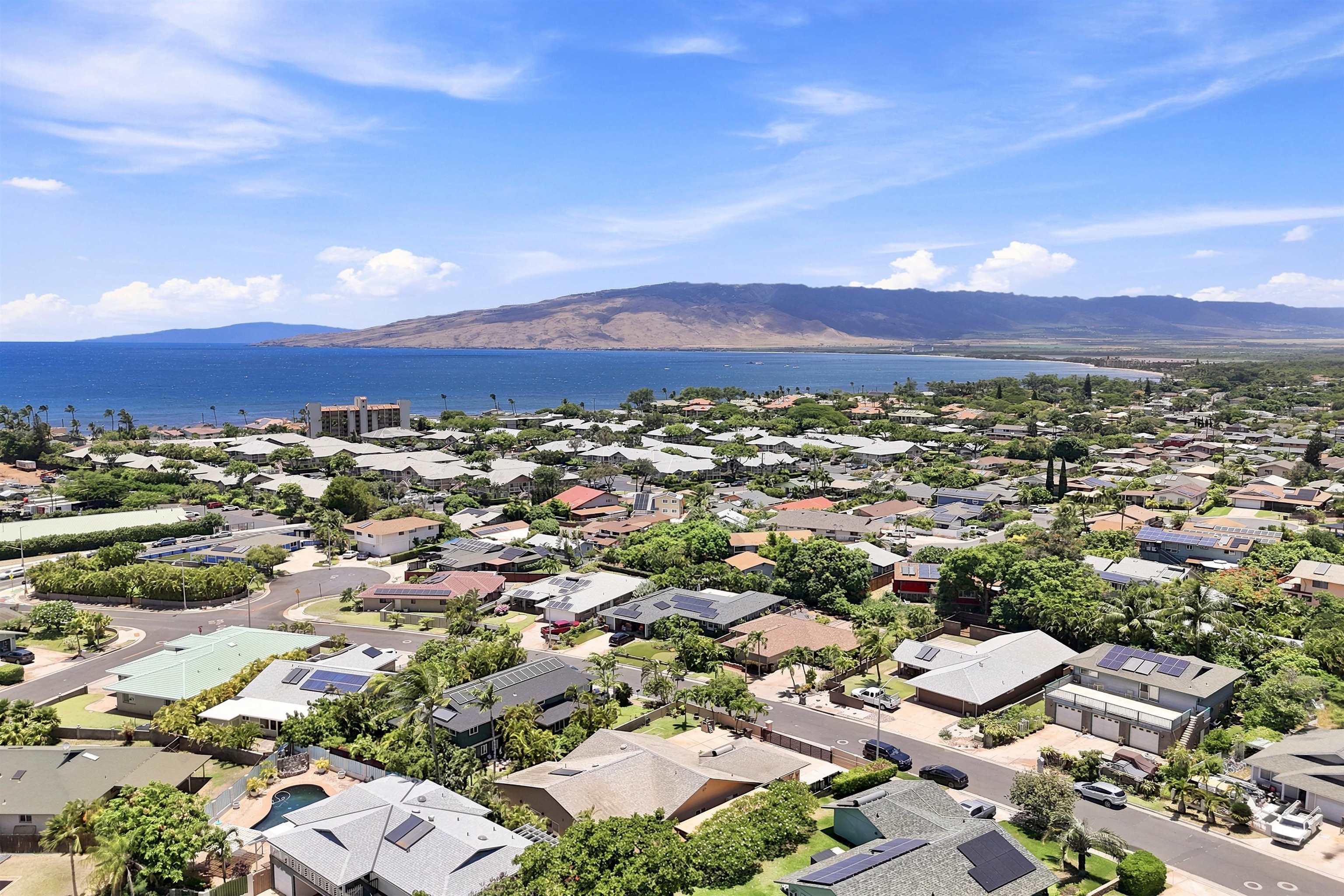 148  E Alulike St North Kihei, Kihei home - photo 3 of 42