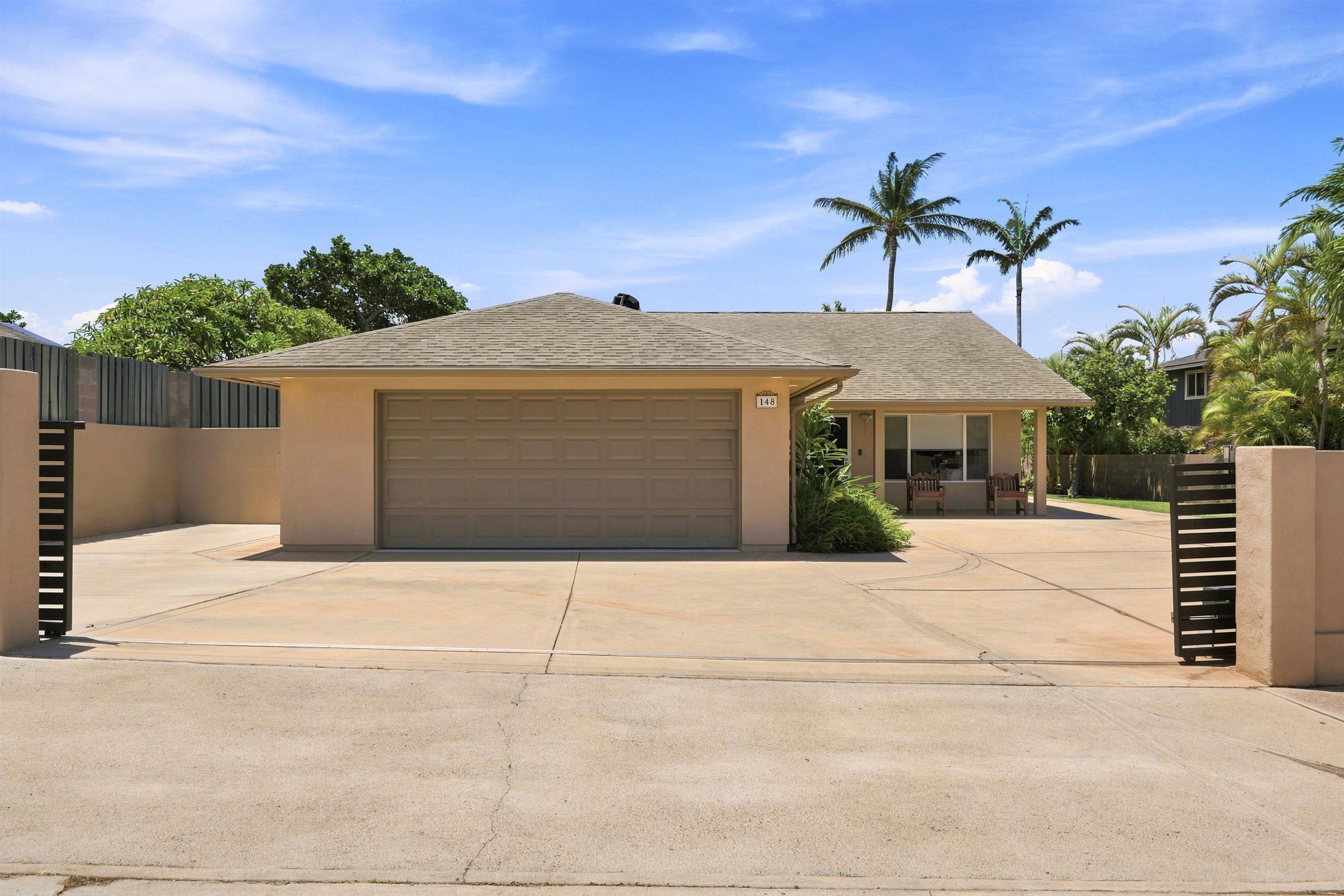 148  E Alulike St North Kihei, Kihei home - photo 4 of 42