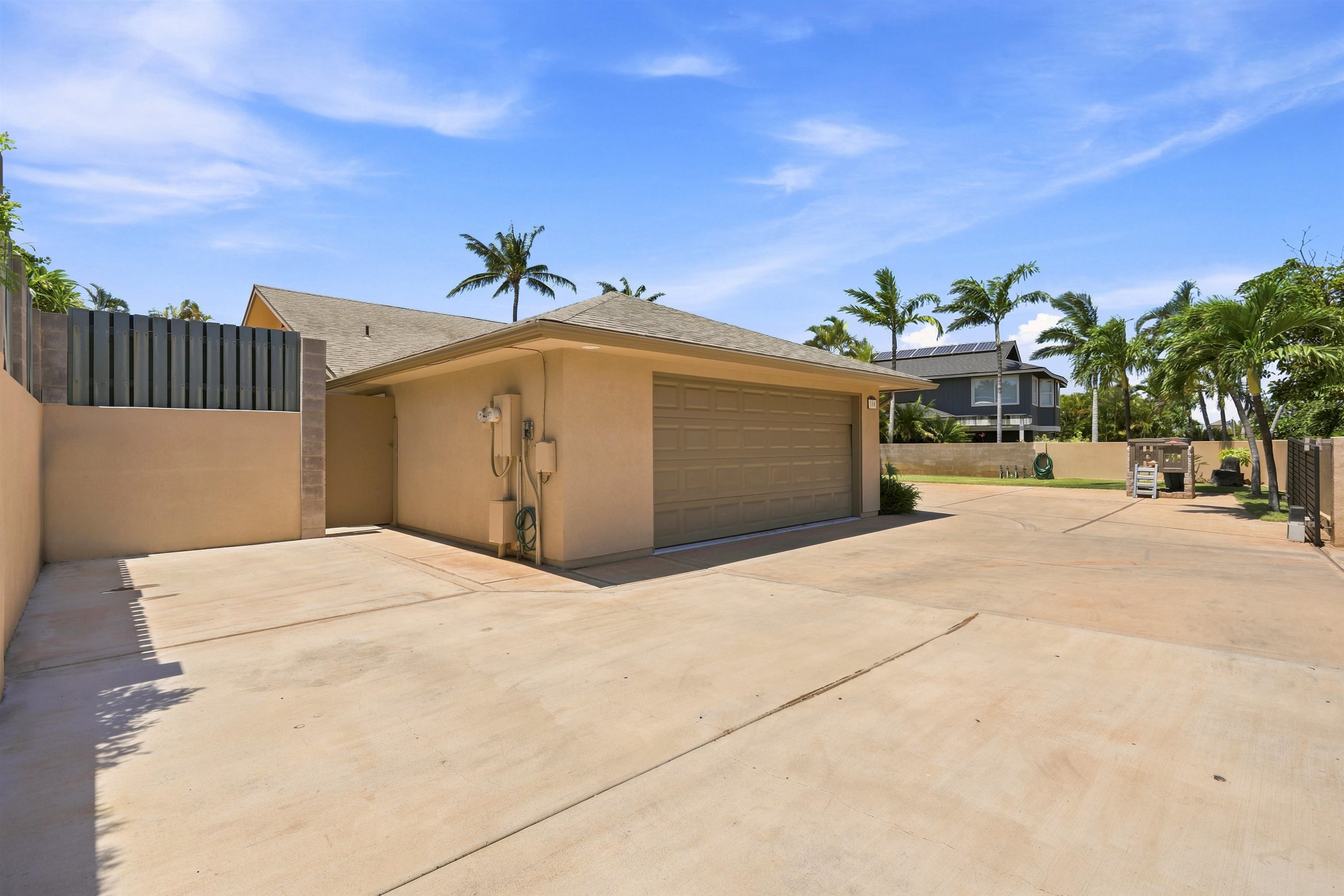 148  E Alulike St North Kihei, Kihei home - photo 5 of 42
