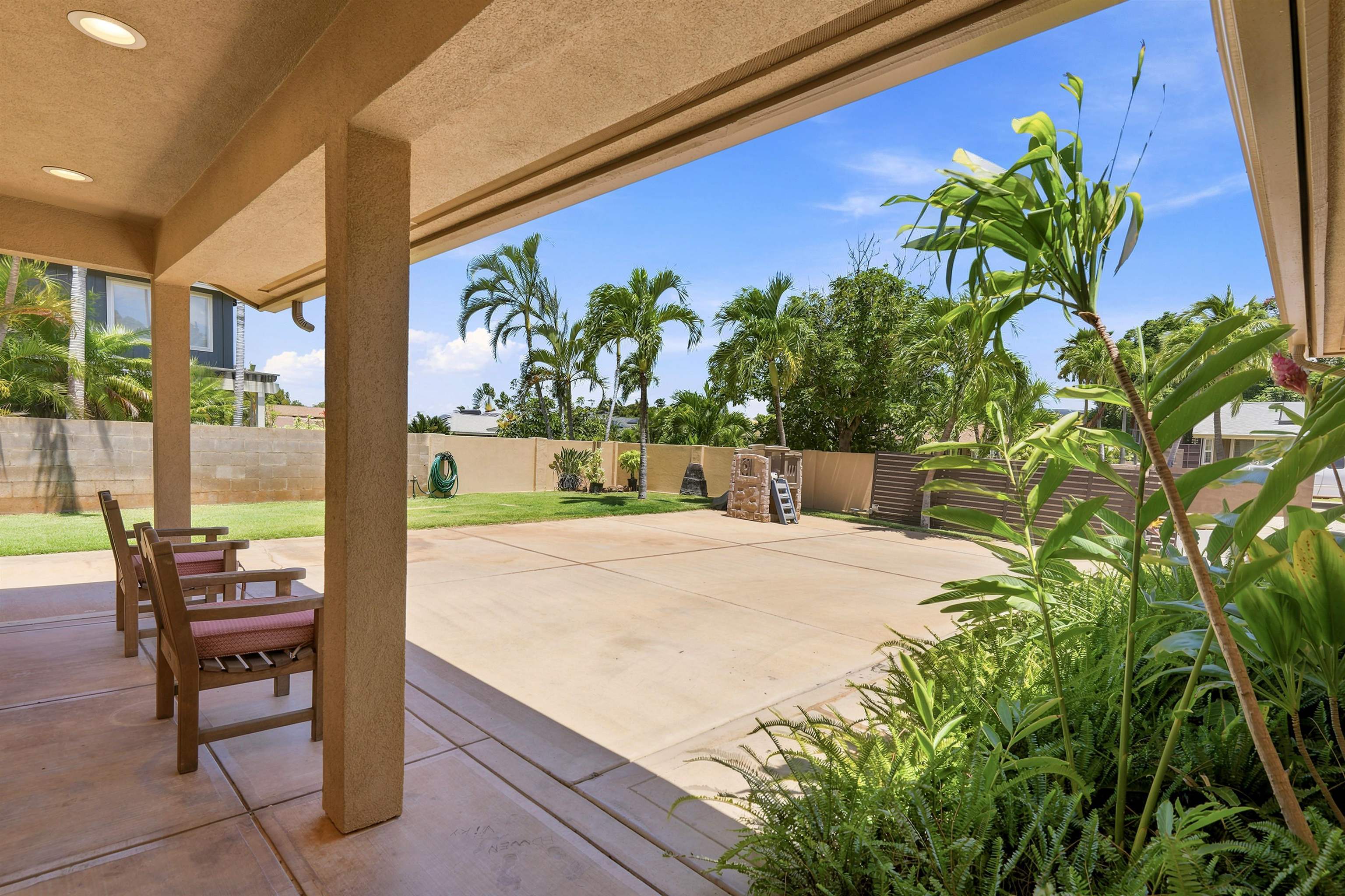 148  E Alulike St North Kihei, Kihei home - photo 8 of 42