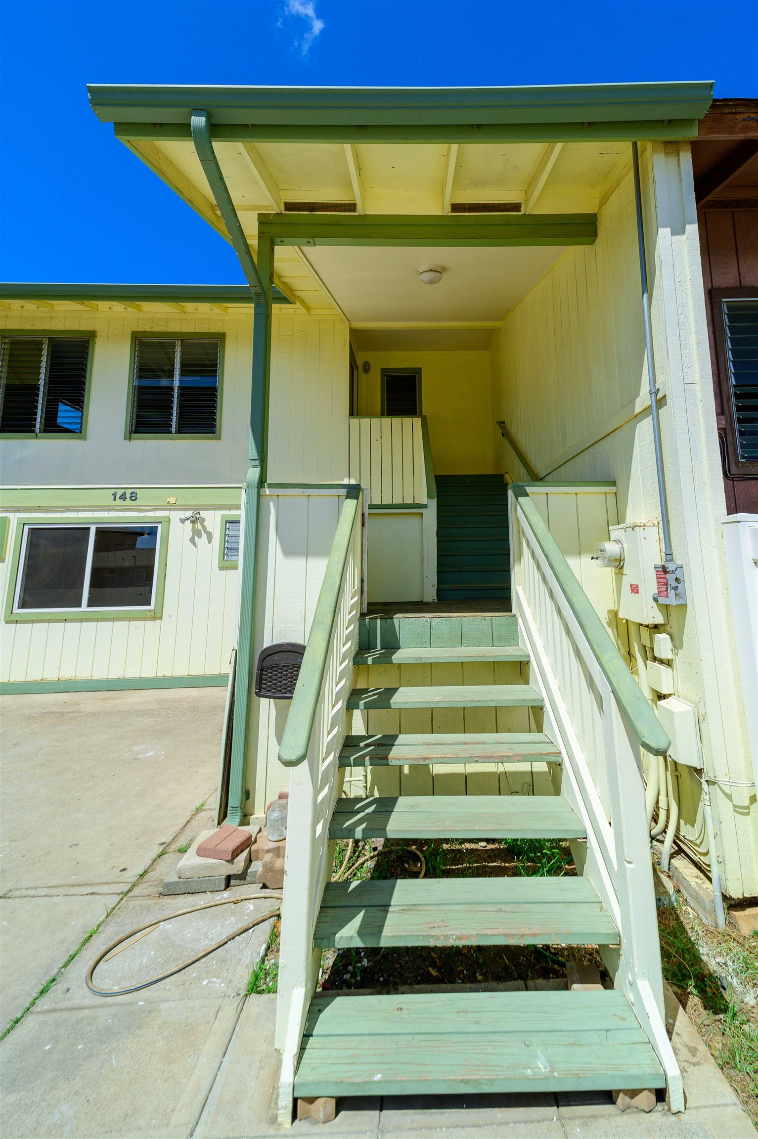 148  Hoomoku St , Kahului home - photo 2 of 37