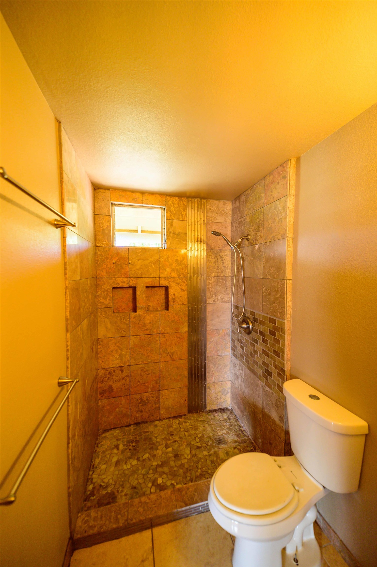 148  Hoomoku St , Kahului home - photo 9 of 37