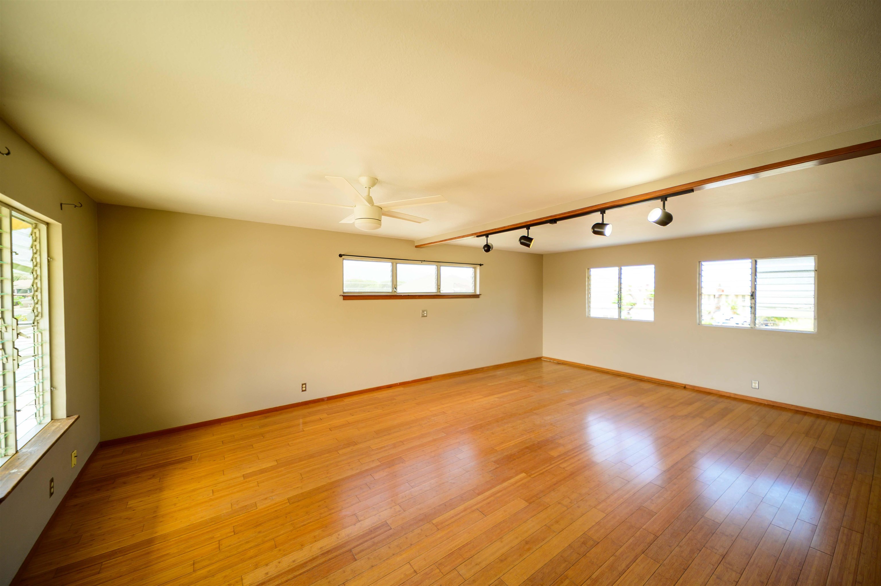 148  Hoomoku St , Kahului home - photo 10 of 37