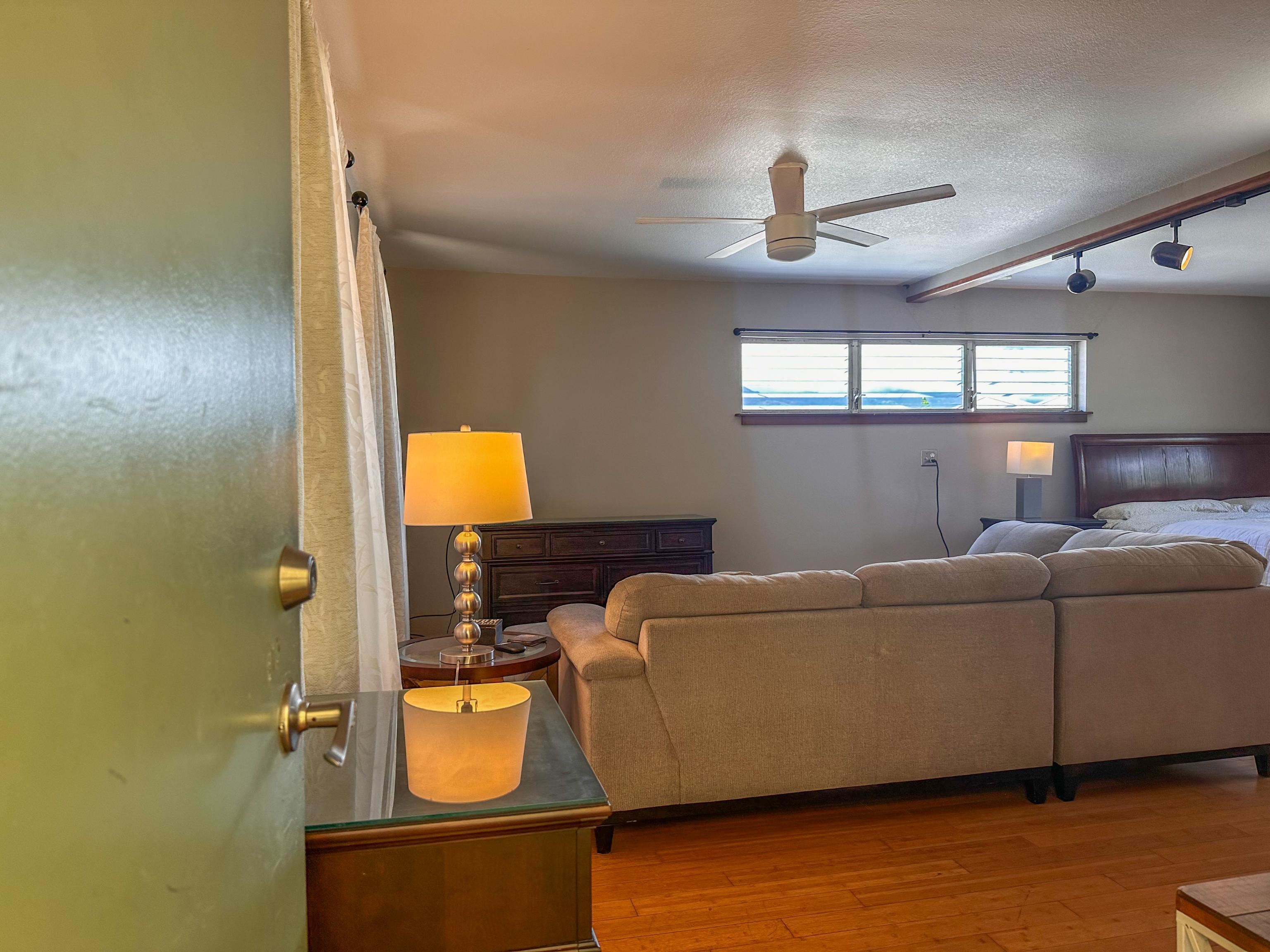 148  Hoomoku St , Kahului home - photo 5 of 46