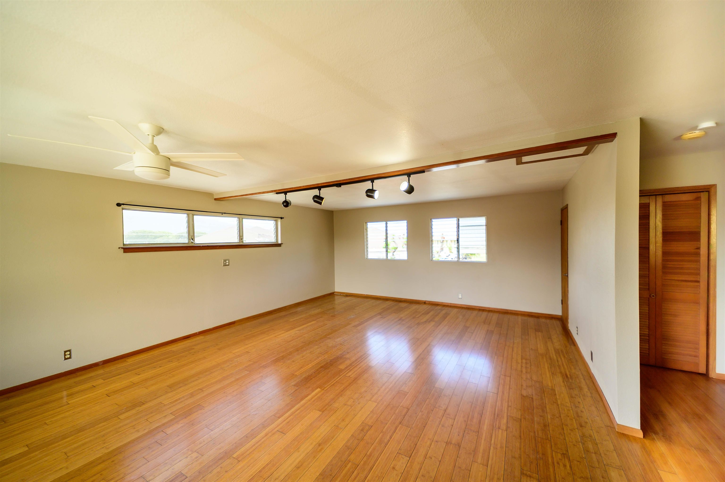 148  Hoomoku St , Kahului home - photo 7 of 46